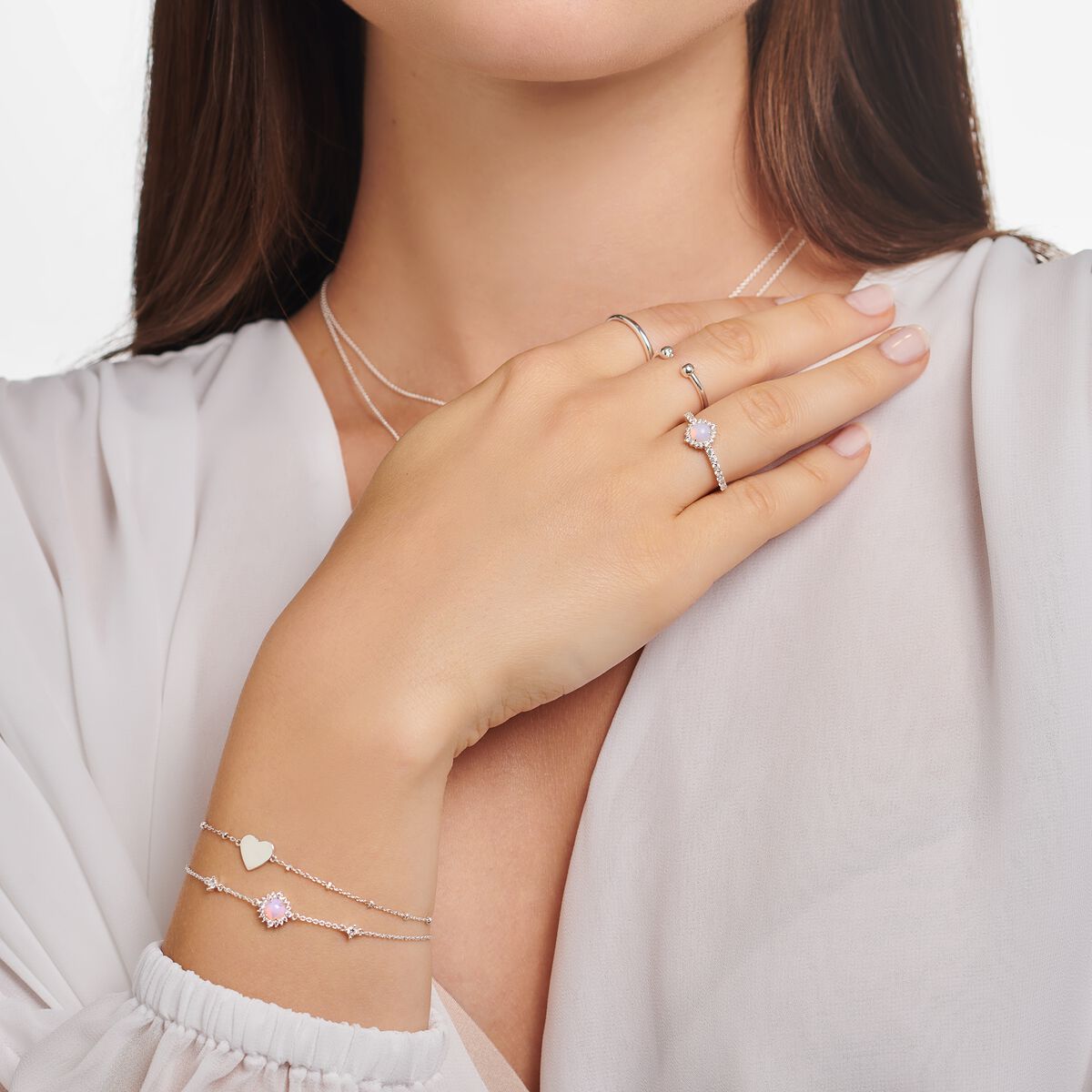 Ring opal-coloured stone shimmering pink