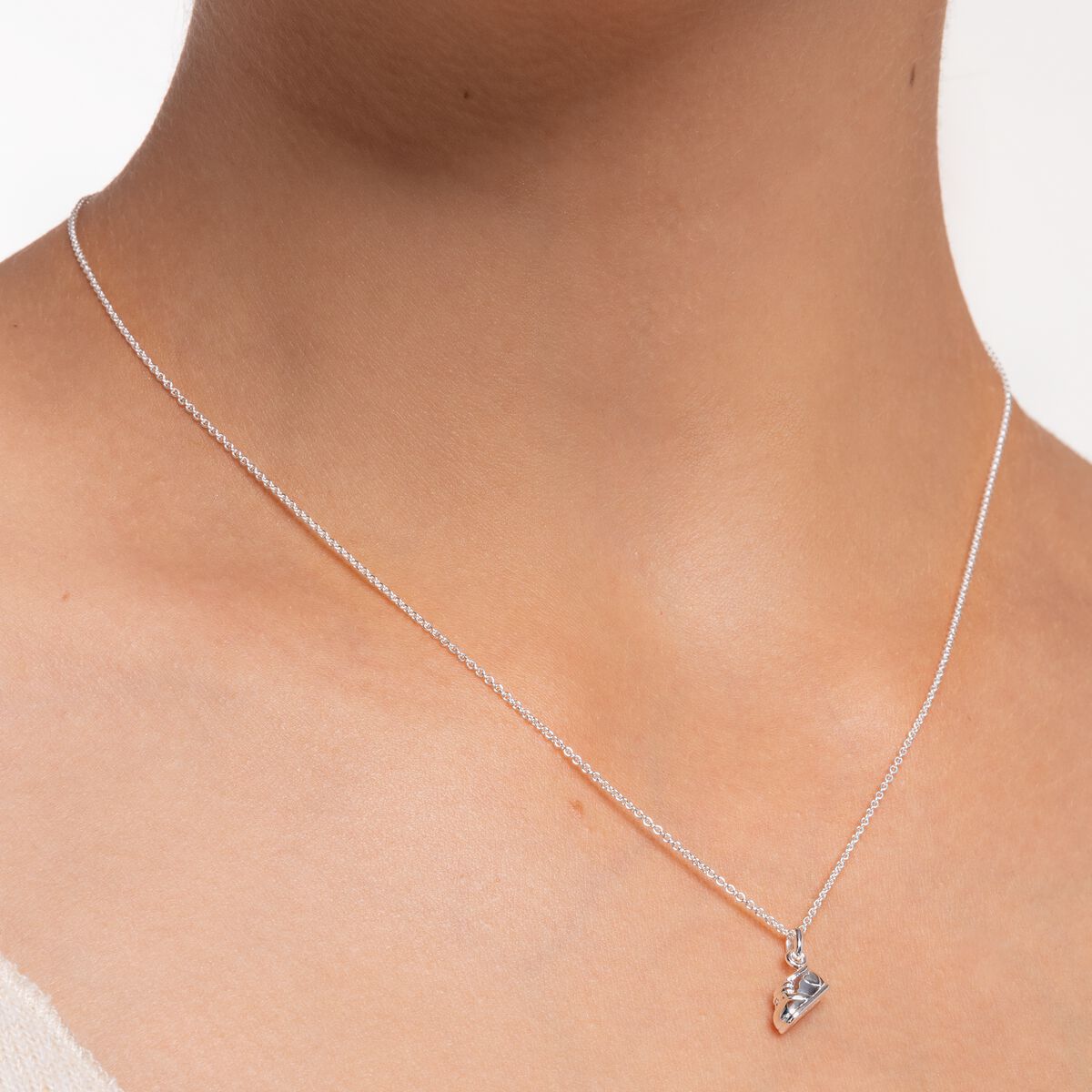 Necklace baby shoe