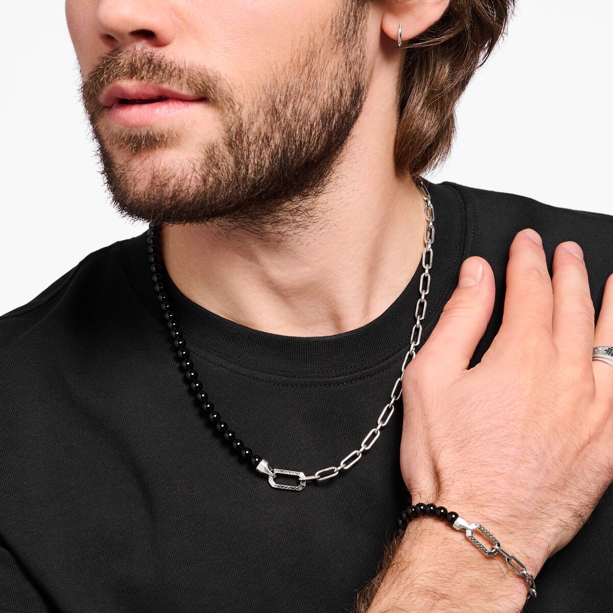 Necklace with black onyx beads and chain links silver
