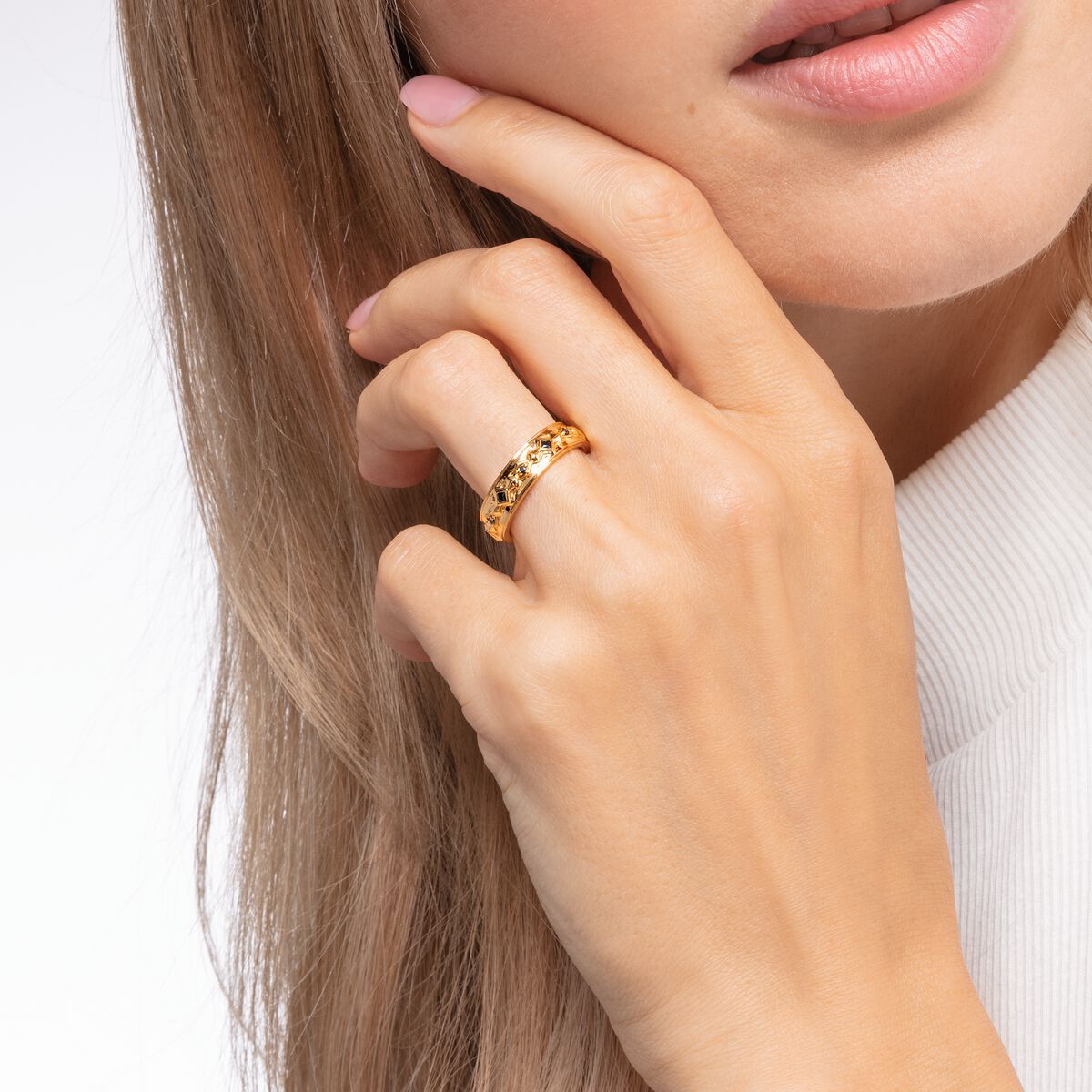 Ring black stones gold