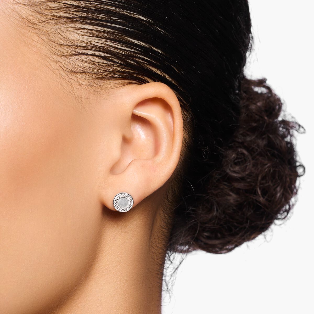 Ear studs circle with white stones silver