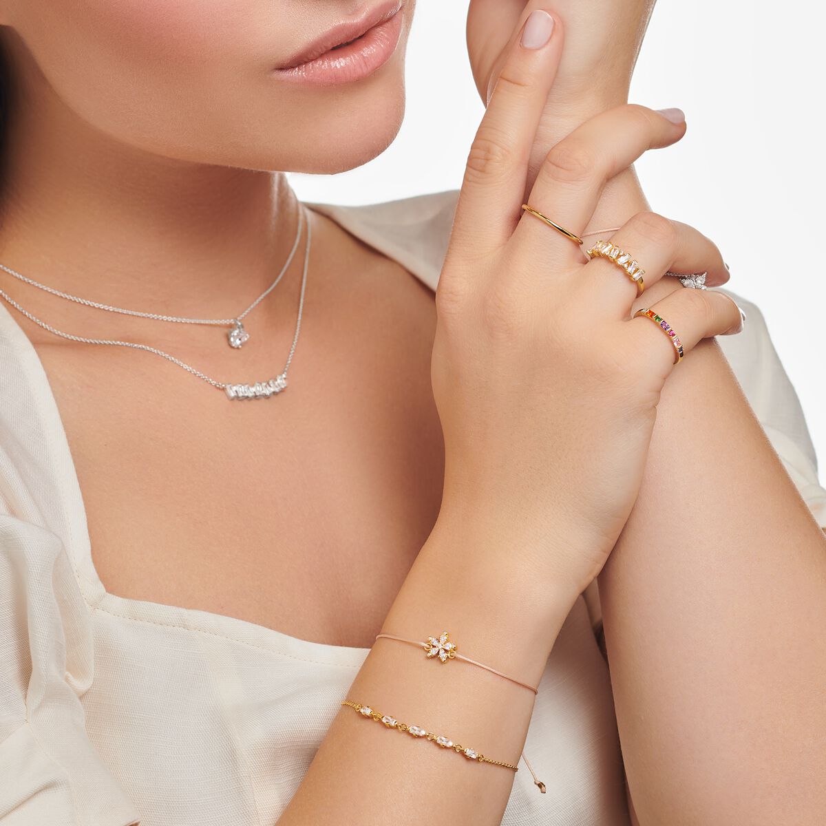 Ring white stones gold