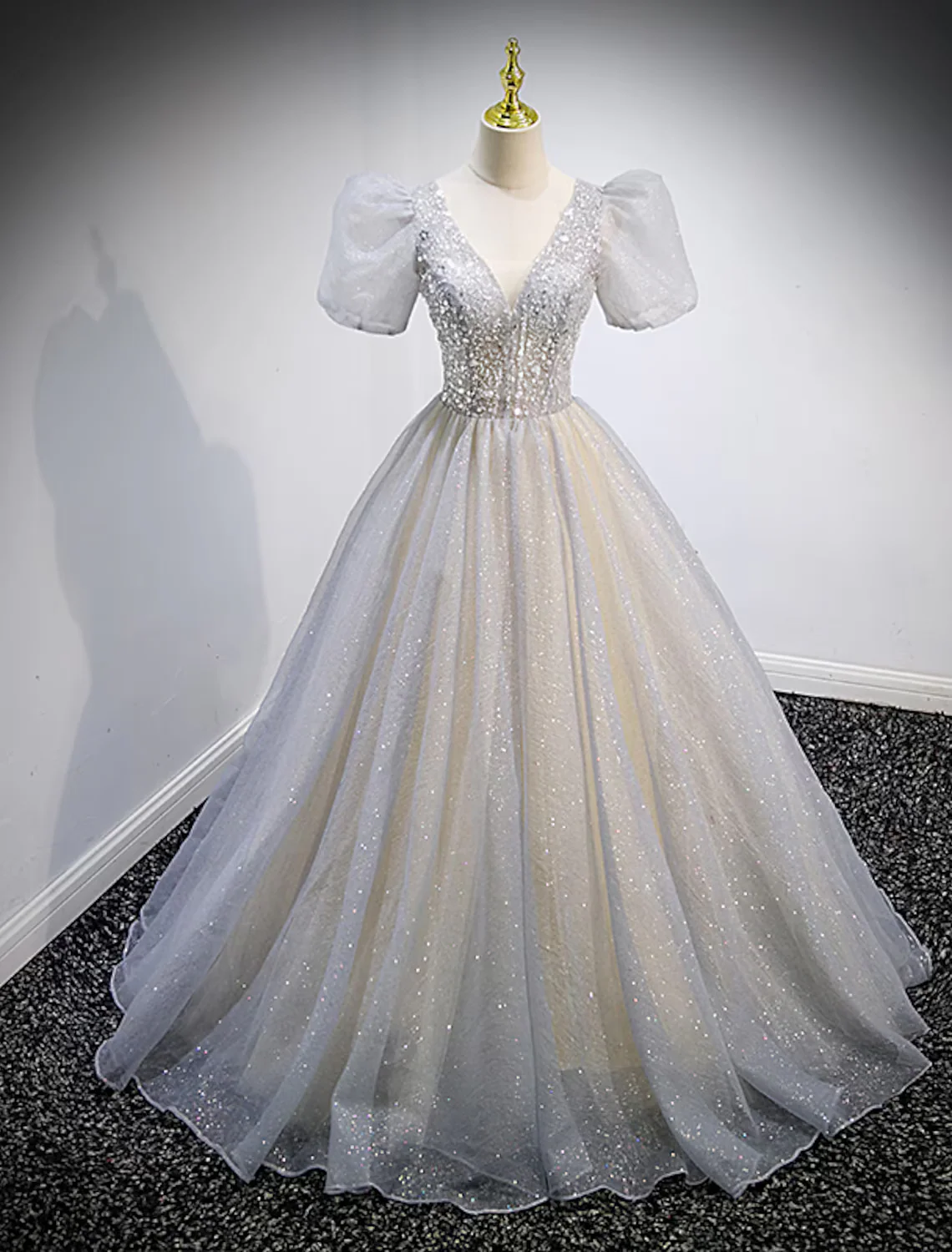 Ball Gown Quinceanera Dresses Maxi Dress Performance Sweep / Brush Train Short Sleeve V Neck Tulle with Crystals - TREBLEV