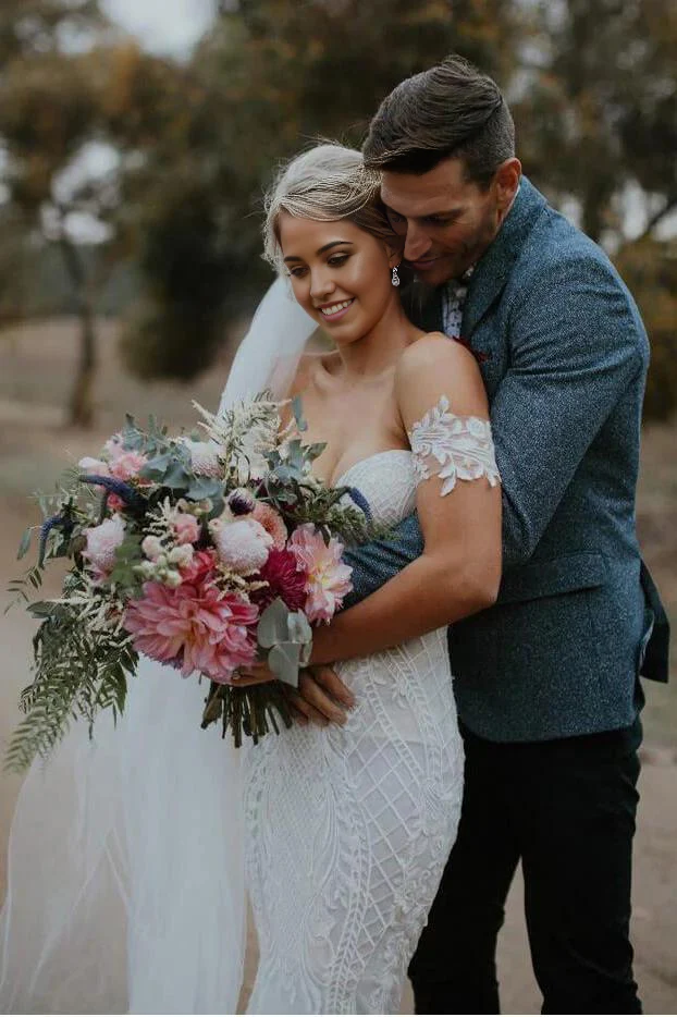 Mermaid V Neck Strapless Lace Appliques Ivory Ball Gown Bridal Dresse Wedding Dresses - TREBLEV