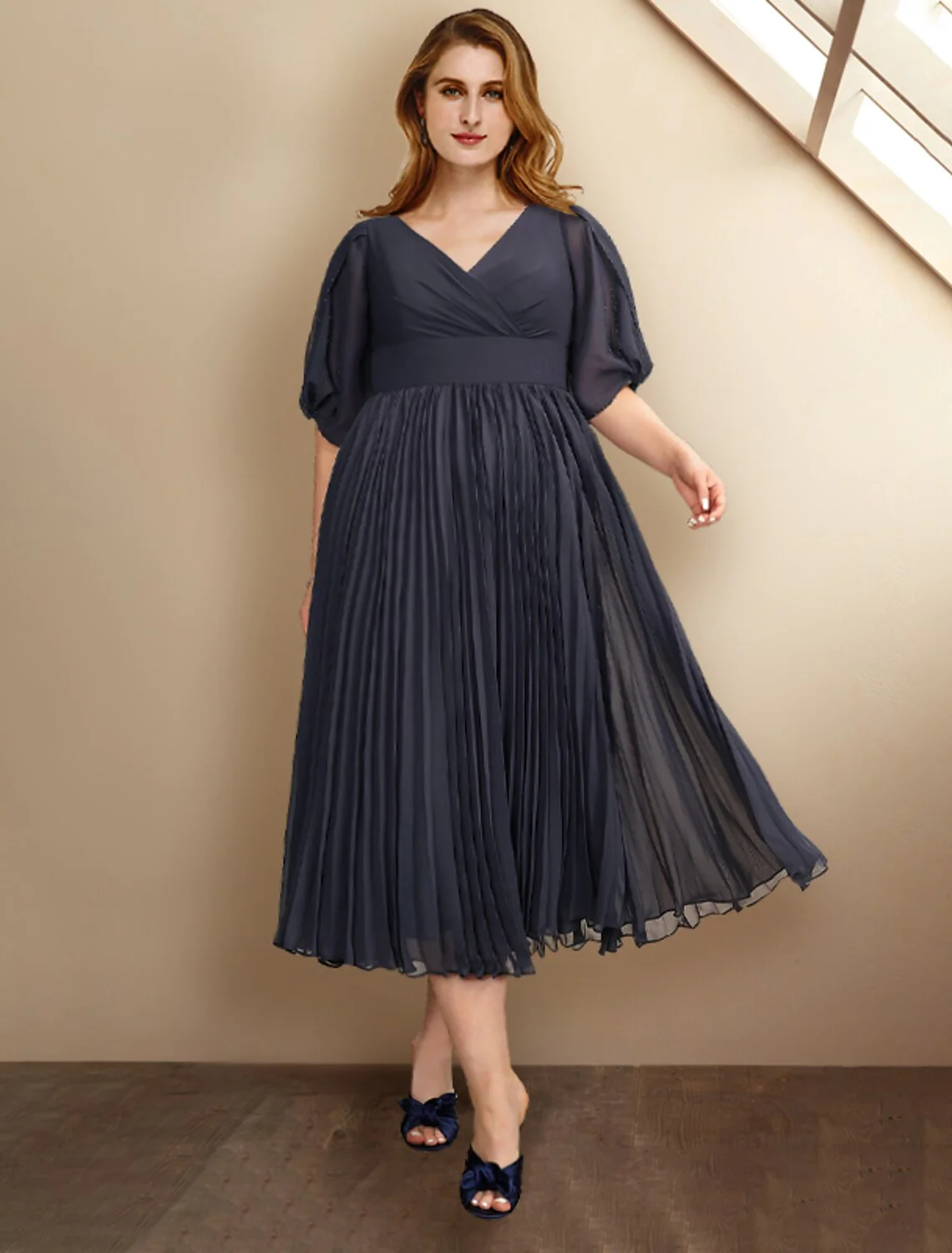 A-Line Plus Size Curve Mother of the Bride Dresses Elegant Dress Formal Tea Length Short Sleeve V Neck Chiffon with Pleats - TREBLEV