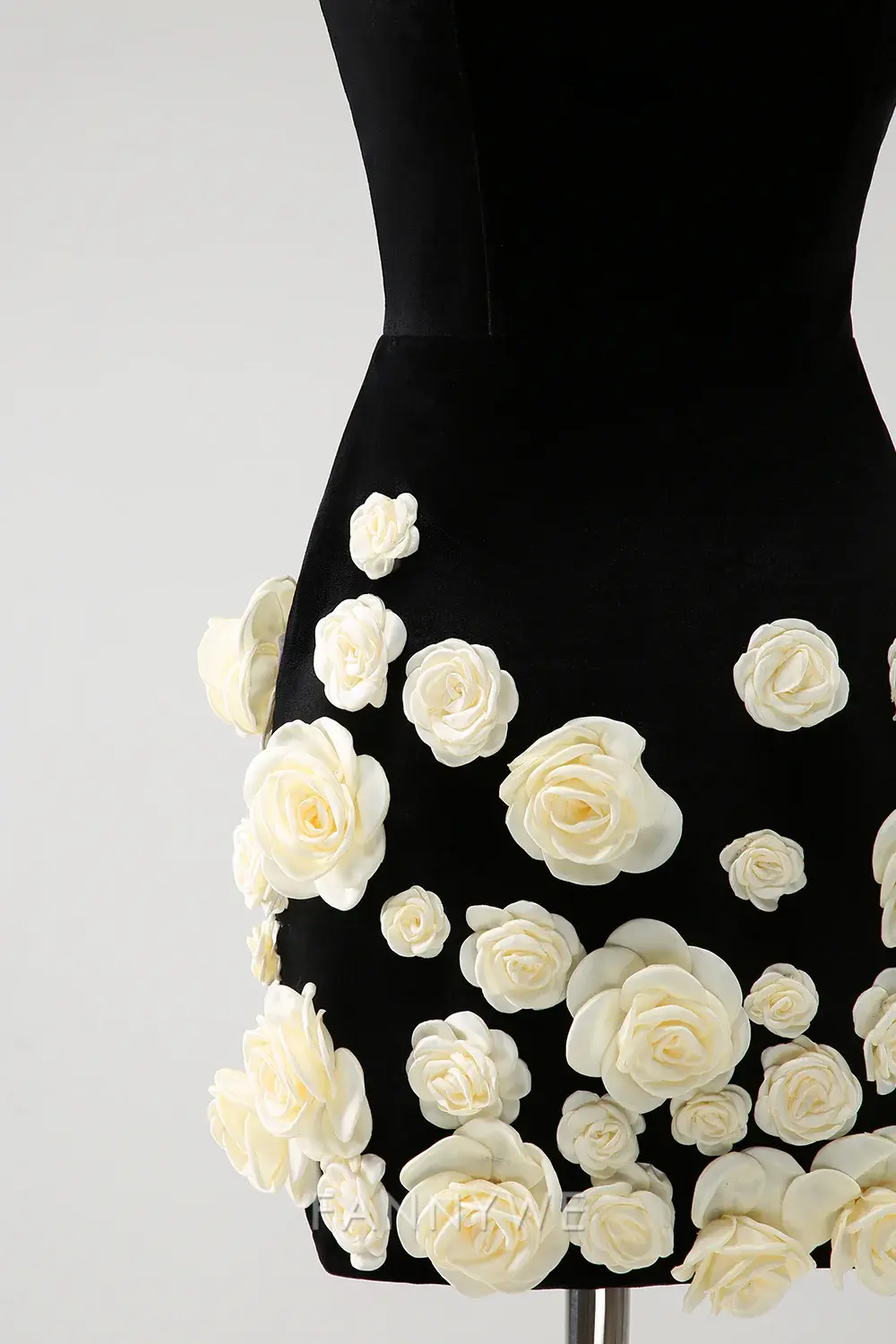 FannyWe Elegant Black Strapless Tight Short Homecoming Dress with 3D Flowers hot sale - TREBLEV