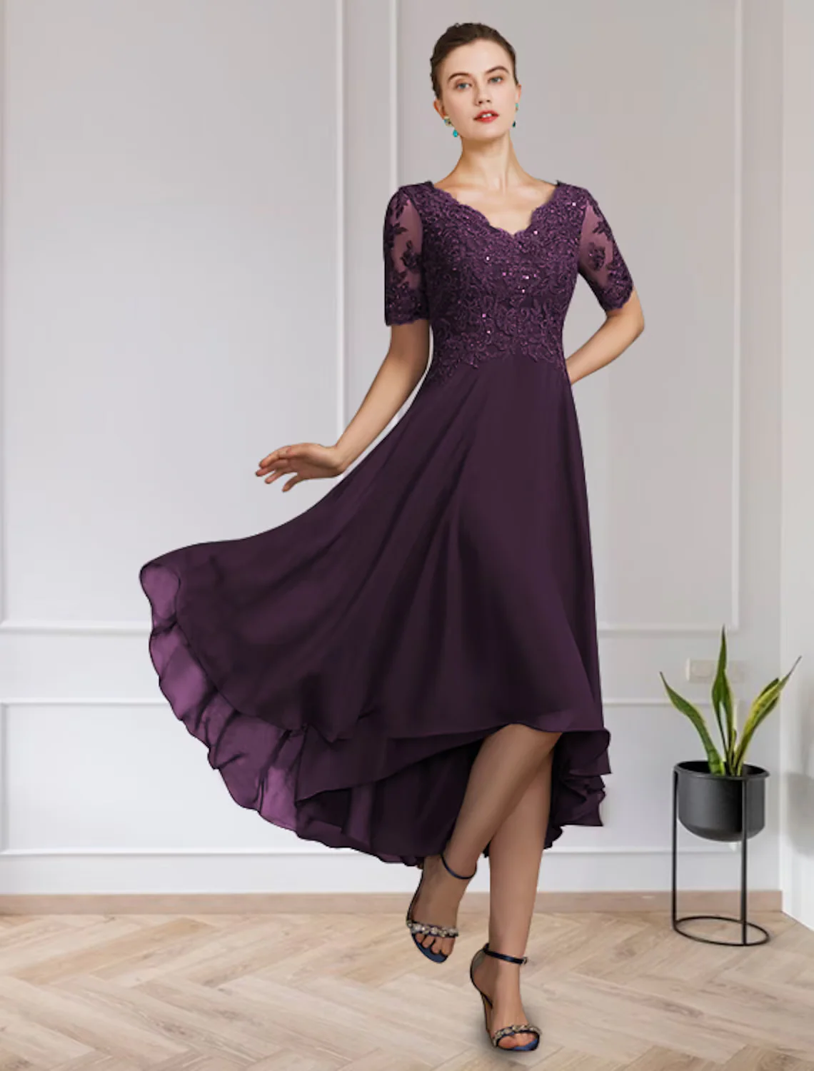 A-Line Mother of the Bride Dress Elegant V Neck Floor Length Chiffon Lace Short Sleeve with Appliques - TREBLEV