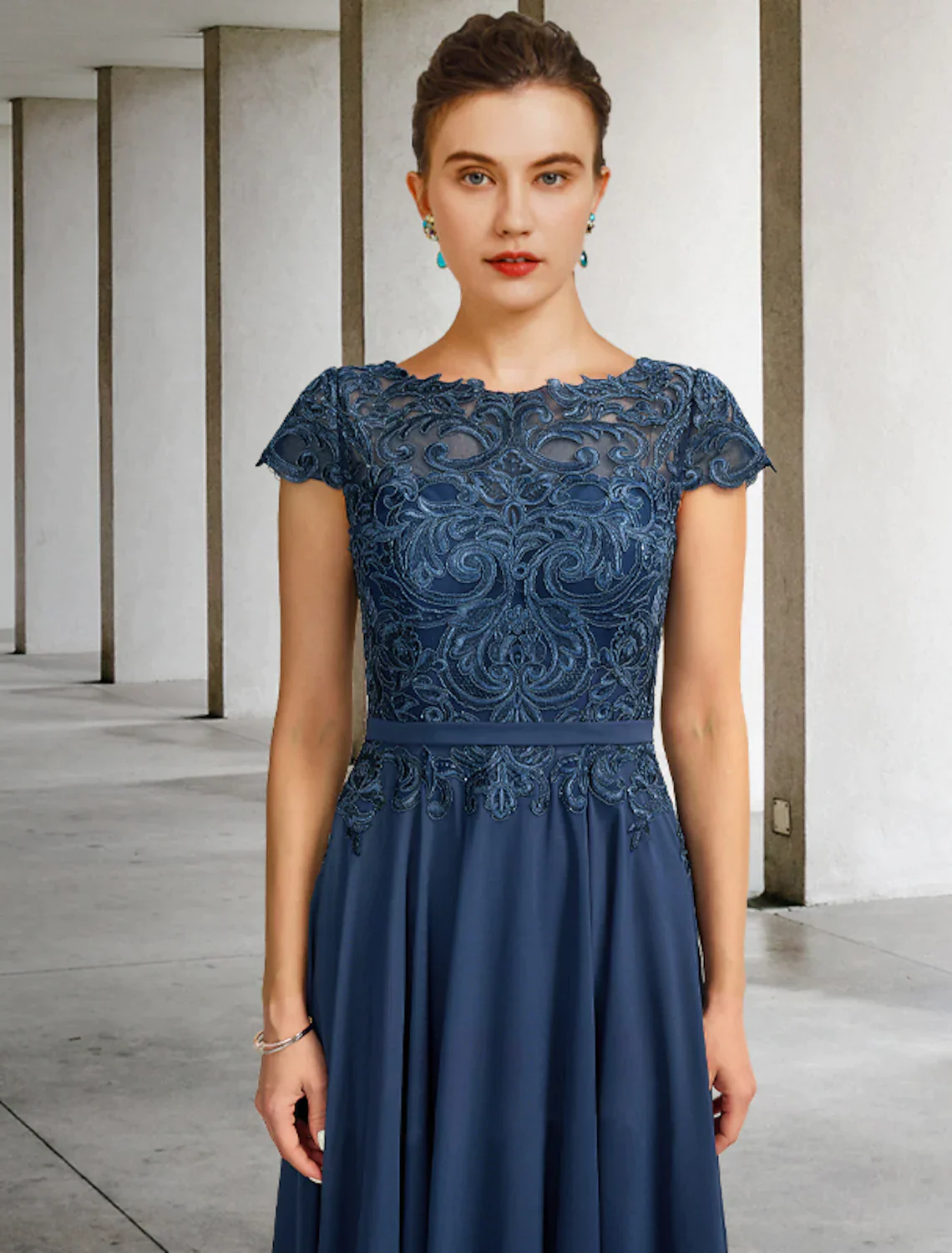 A-Line Mother of the Bride Dress Luxurious Elegant Chiffon Lace Pleats Appliques - TREBLEV