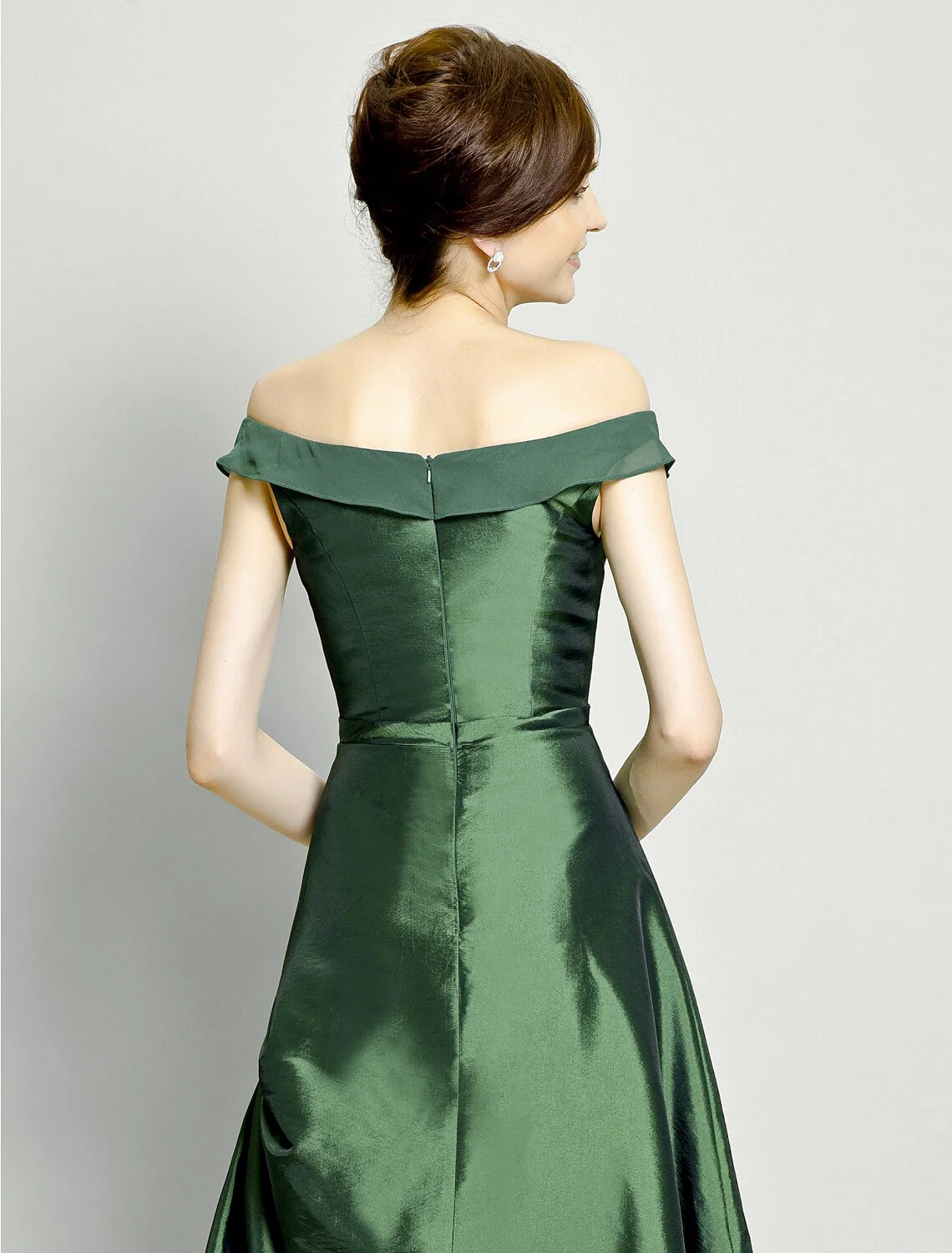 A-Line Mother of the Bride Dress Elegant High Low Off Shoulder Asymmetrical Chiffon Short Sleeve with Pick Up Skirt Bow(s) Beading - TREBLEV