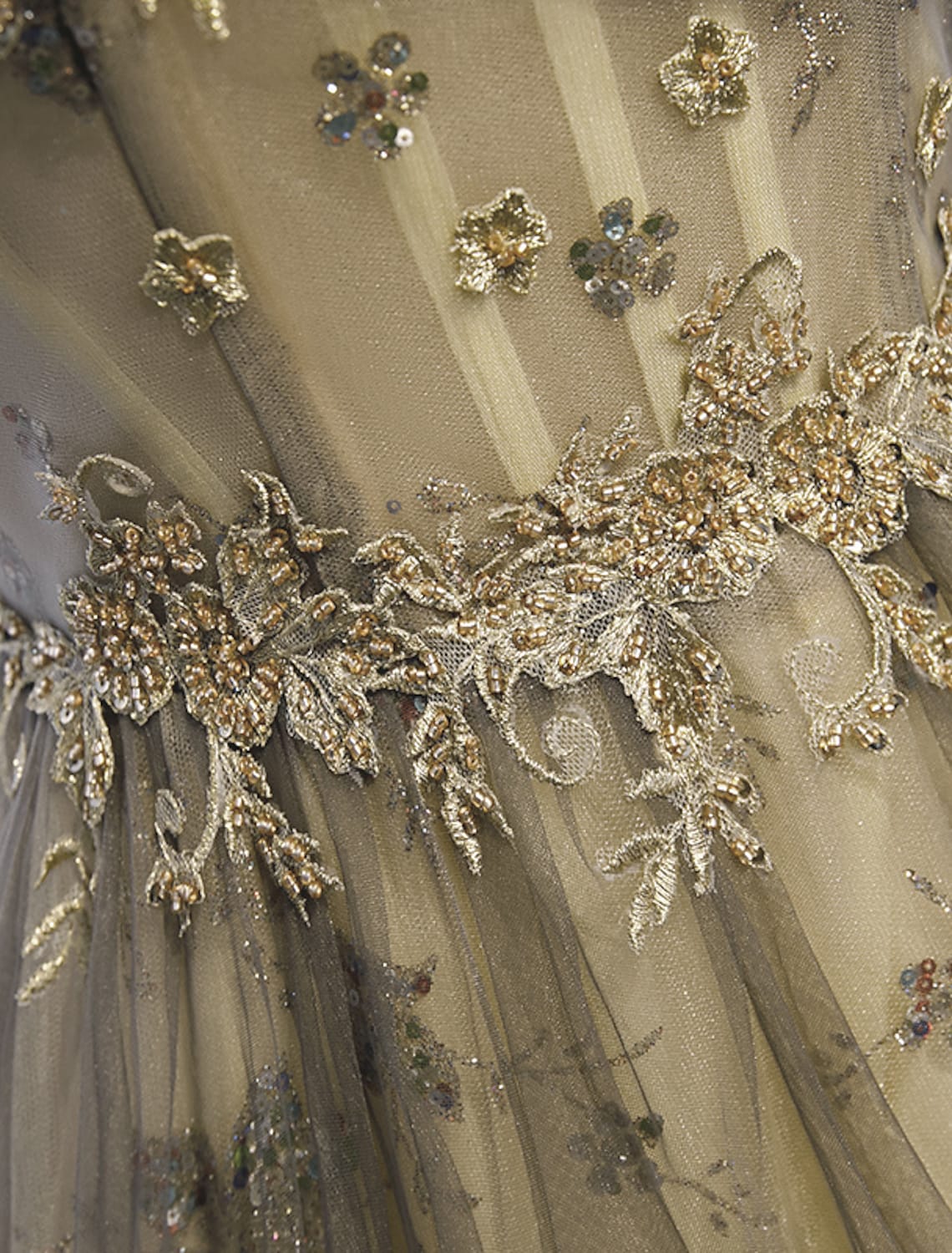 A-Line Evening Gown Elegant Dress Wedding Floor Length Short Sleeve Tulle with Pleats - TREBLEV