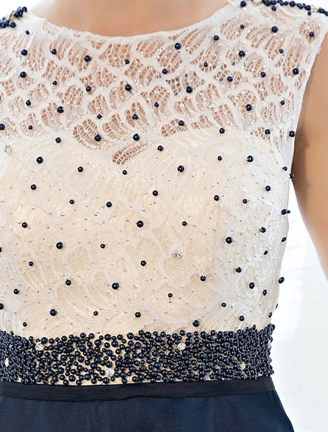 A-Line Elegant Beaded Sequin Prom Formal Evening Dress Sleeveless Floor Length Tulle Over Lace Beading - TREBLEV