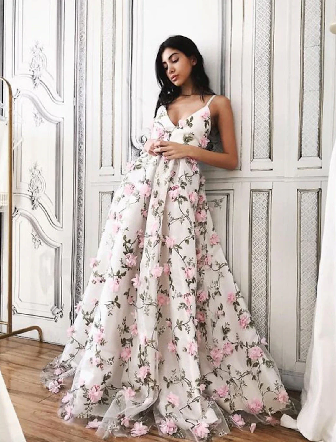 A-Line Prom Dresses Floral Dress Formal Floor Length Sleeveless V Neck Lace with Floral Print - TREBLEV