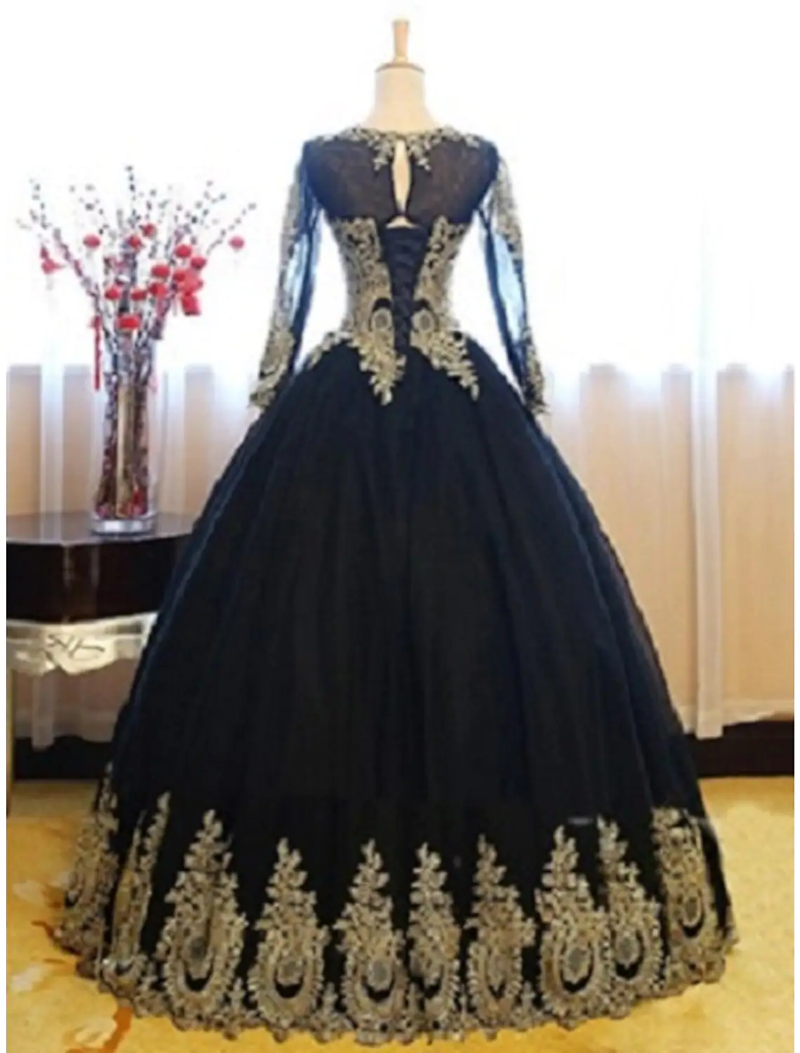 Luxurious Vintage Quinceanera Formal Evening Dress Long Sleeve Floor Length Lace Appliques - TREBLEV