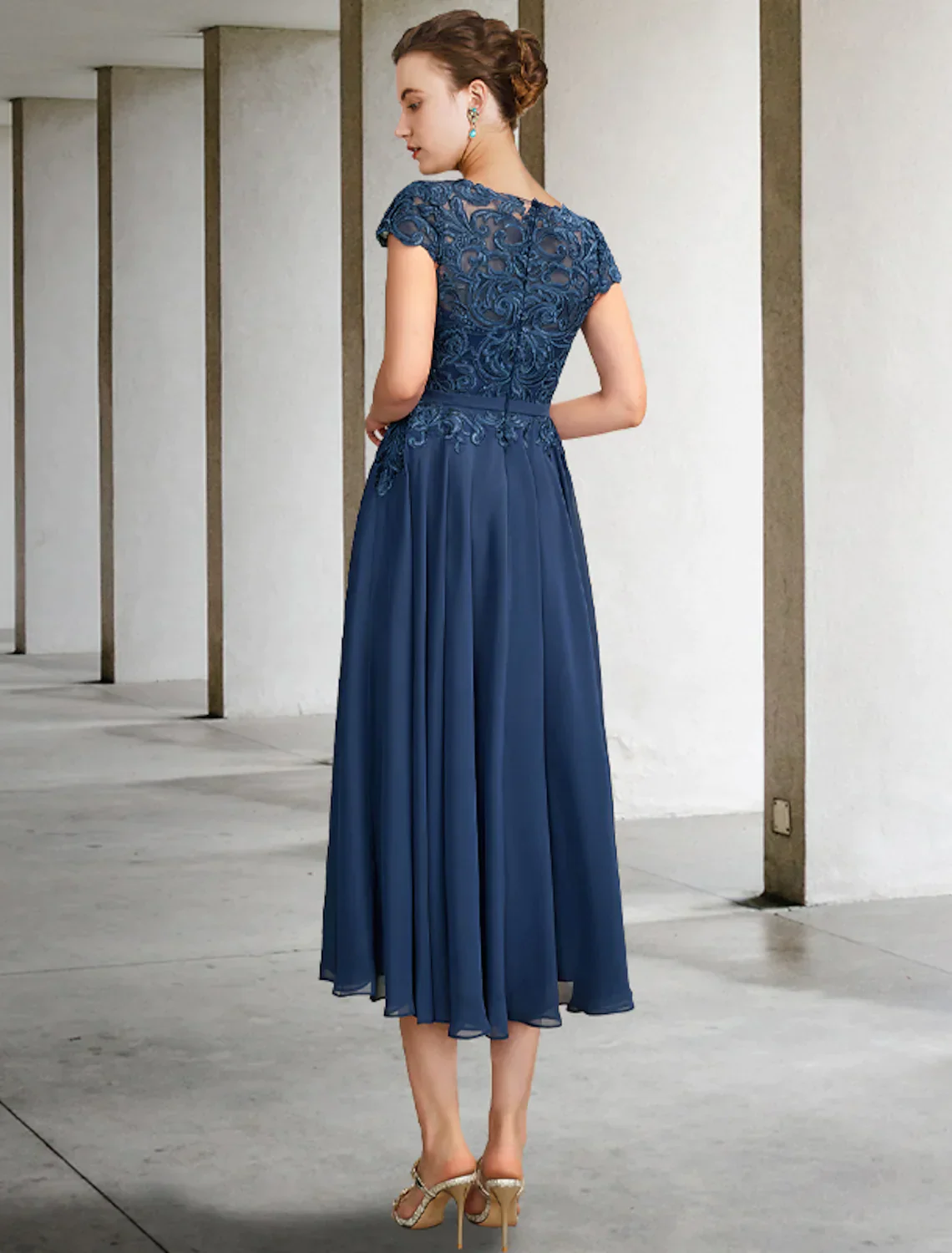 A-Line Mother of the Bride Dress Luxurious Elegant Chiffon Lace Pleats Appliques - TREBLEV