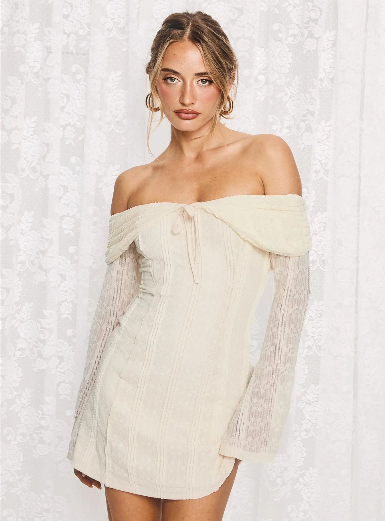 Colettie Long Sleeve Mini Dress Cream - TREBLEV