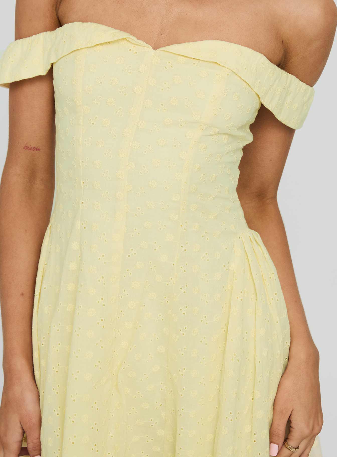Rosebud Off The Shoulder Mini Dress Lemon - TREBLEV
