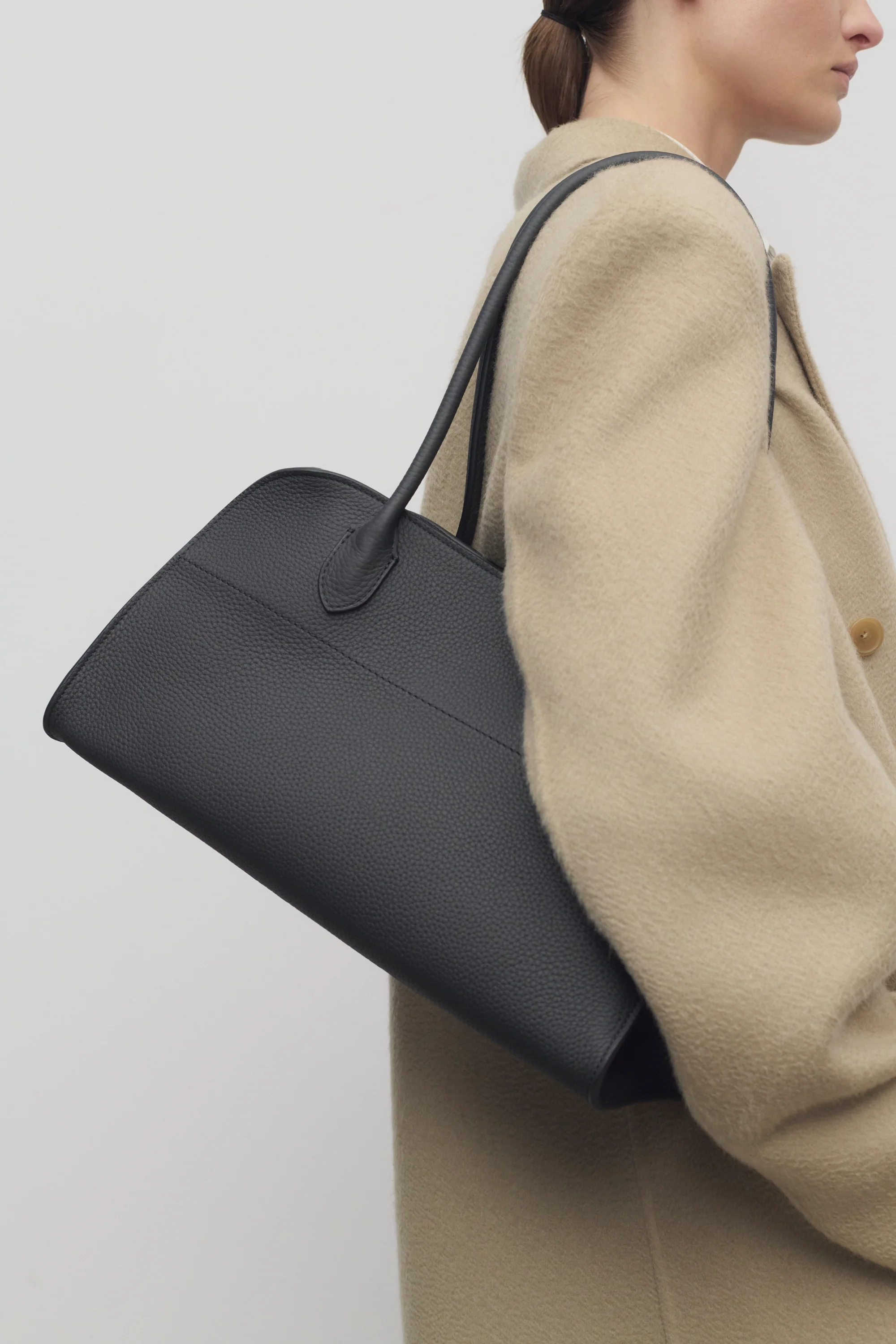 Margaux Shoulder 12 Bag in Leather - XNAUWBI