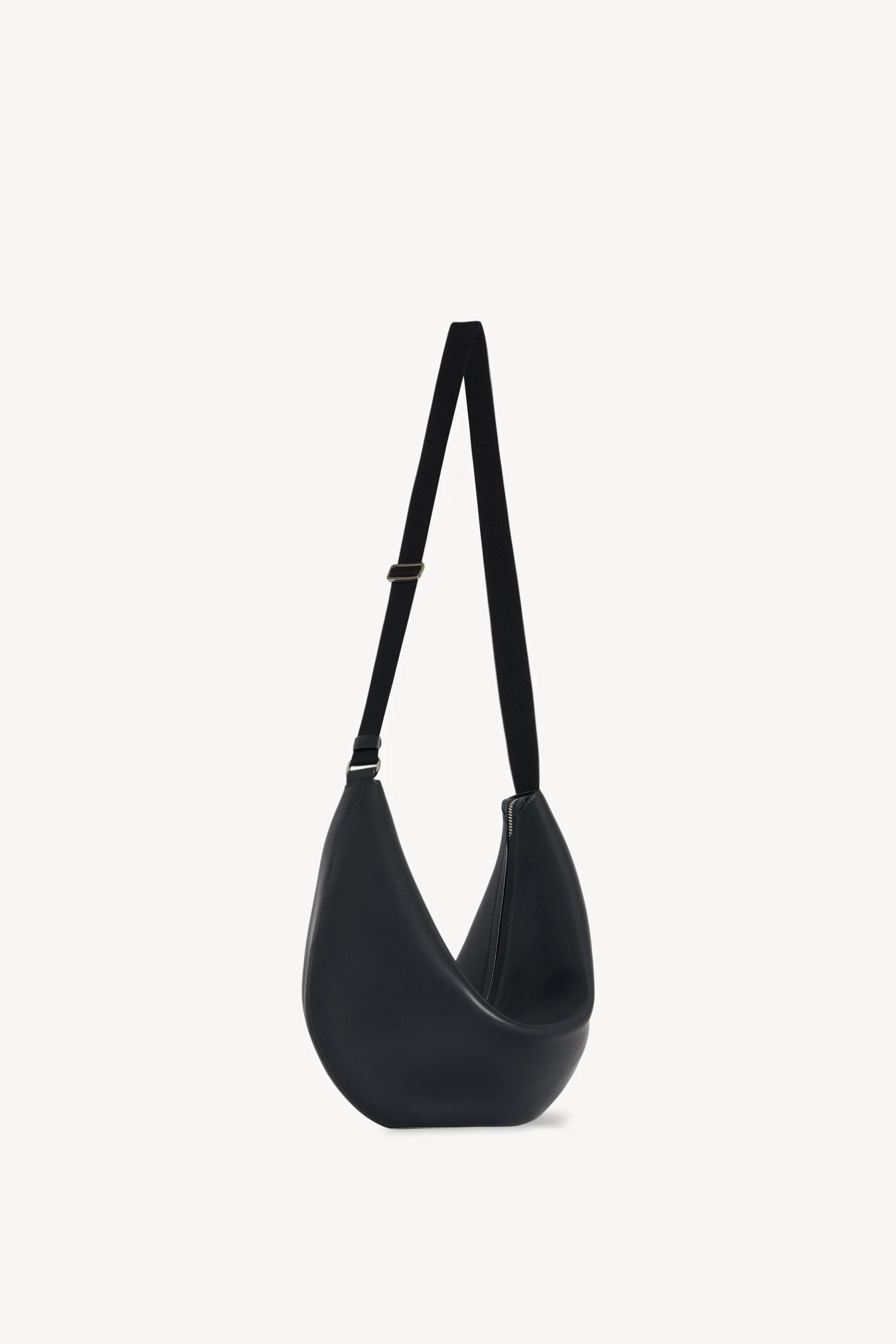 Crossbody Crescent Bag in Leather - XNAUWBI