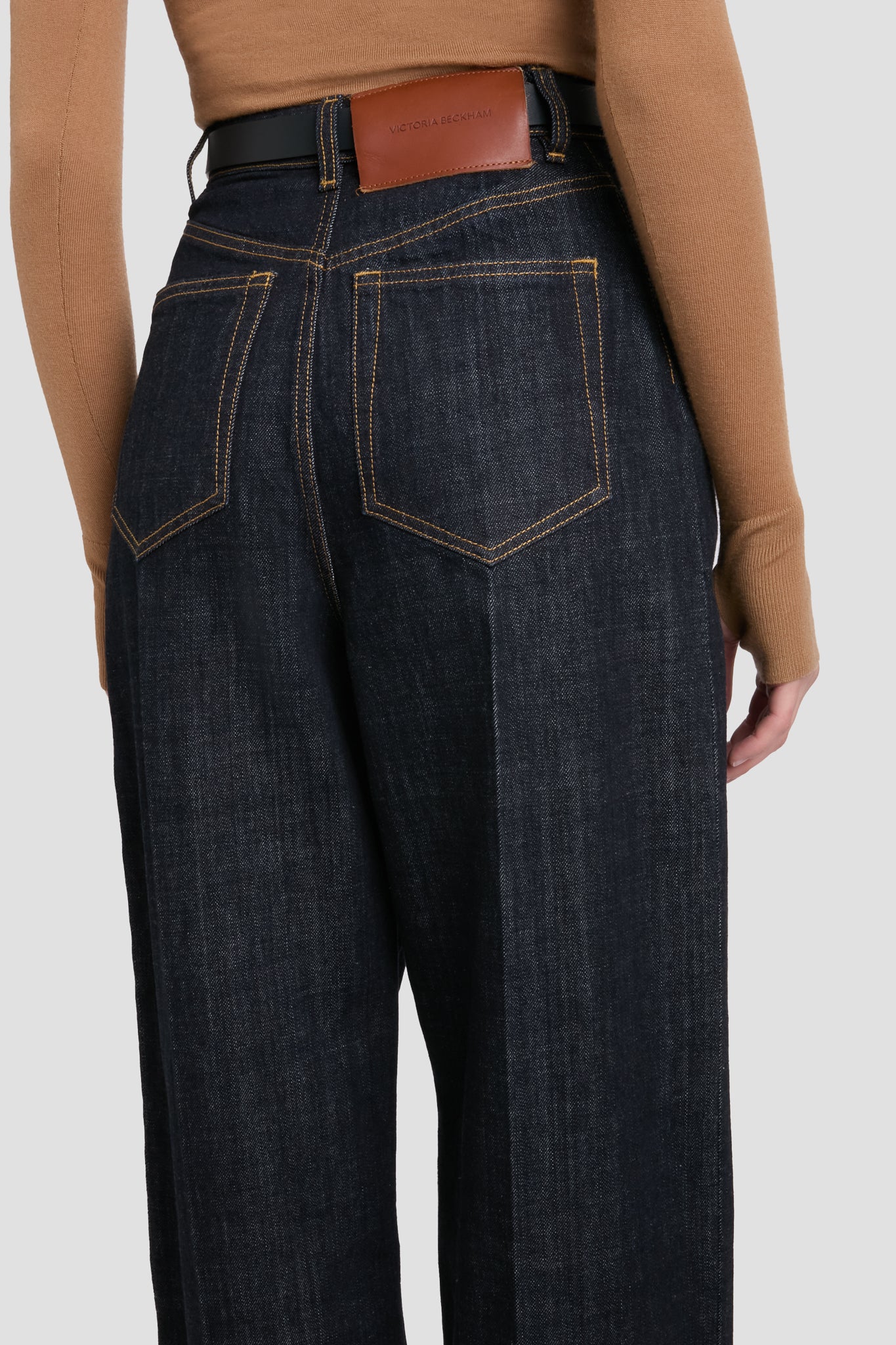High Waisted Cinched Jean In Indigo Rinse - XNAUWBI