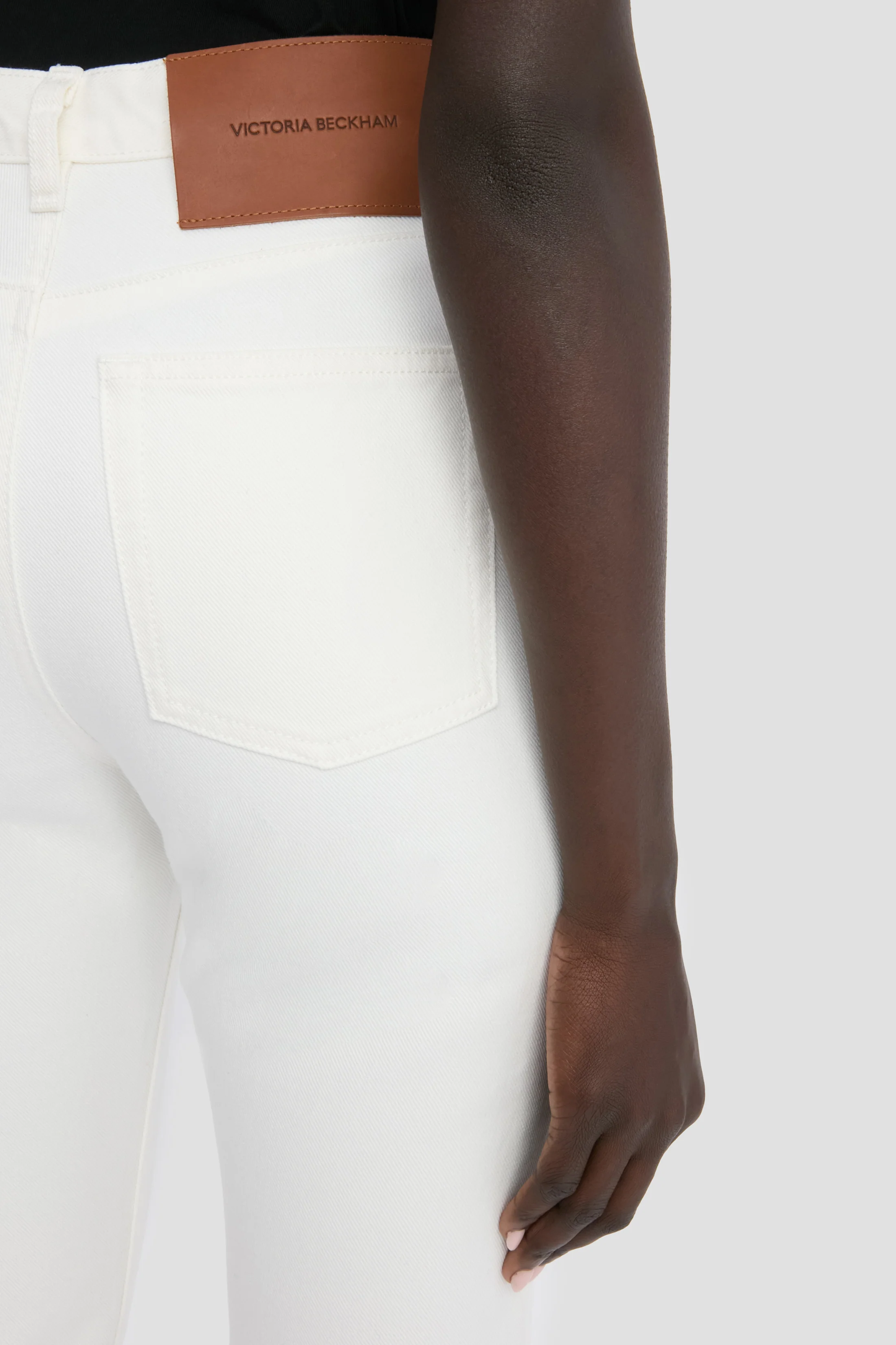 High-Rise Slim Jean In Washed White - XNAUWBI