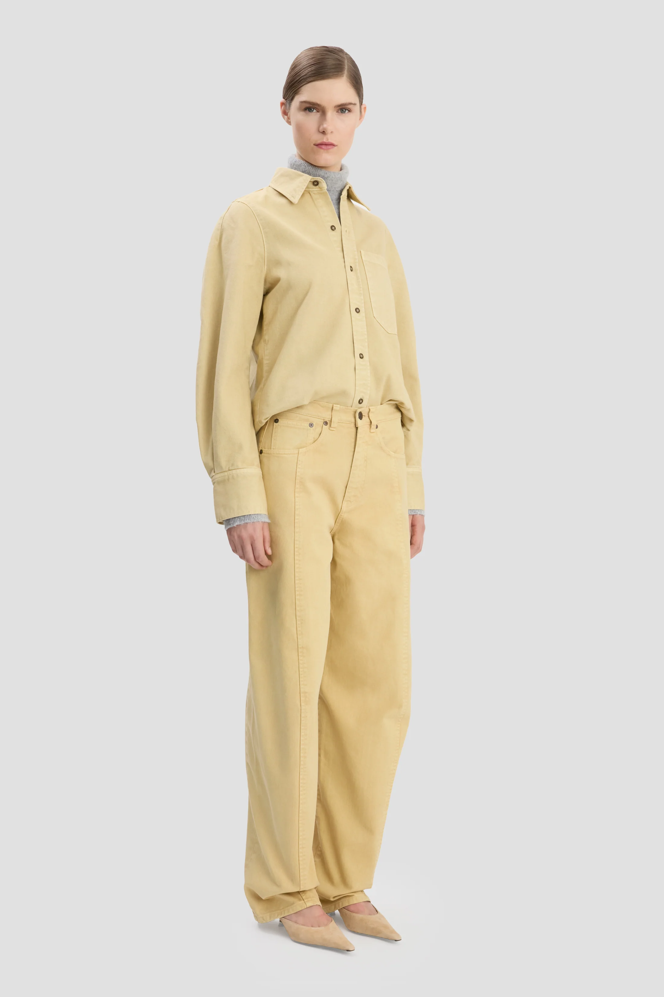 Curved Leg Jean In Butter Yellow - XNAUWBI