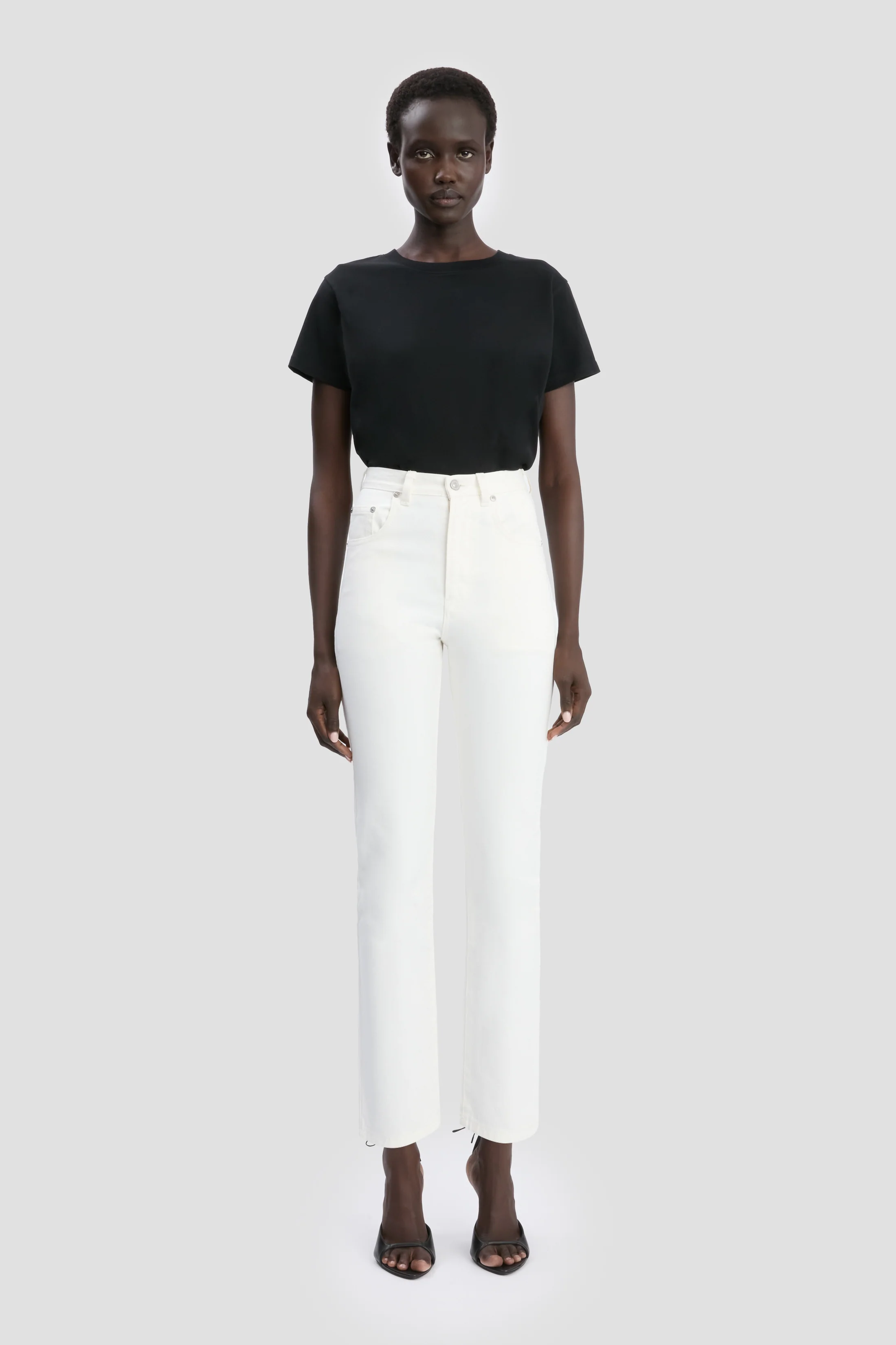 High-Rise Slim Jean In Washed White - XNAUWBI