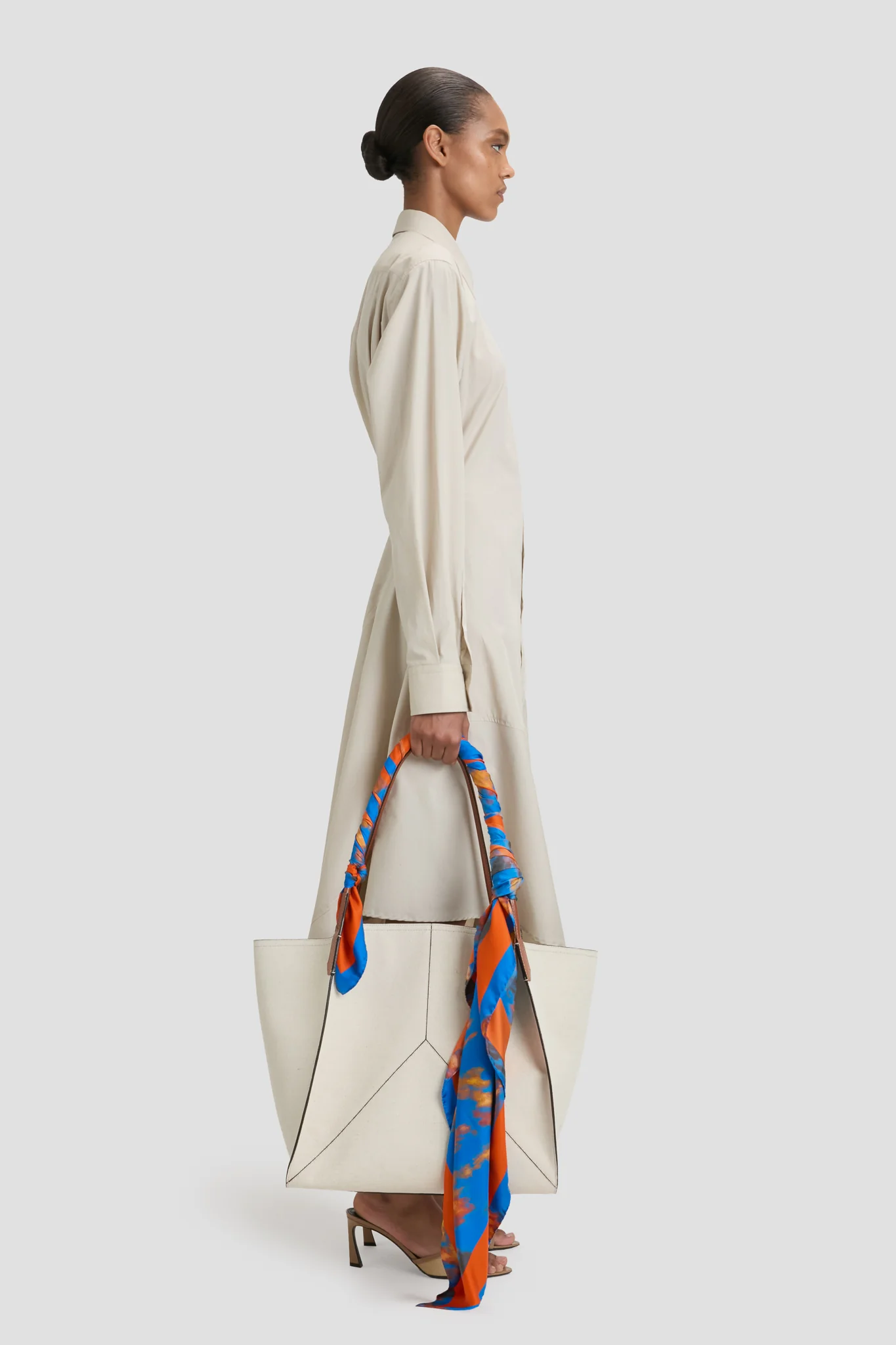 Foulard In Blue Abstract Floral Print - XNAUWBI