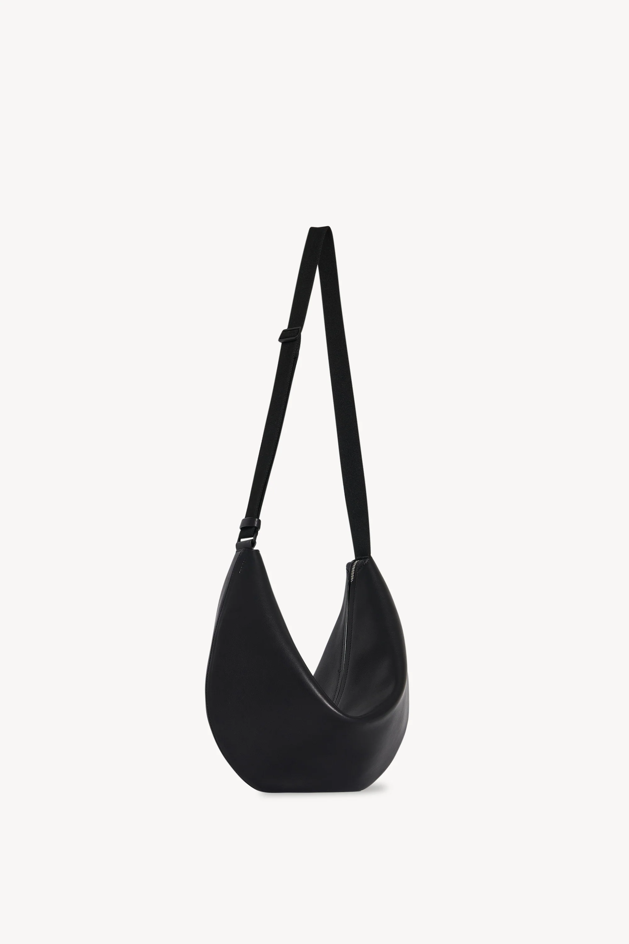 Crossbody Crescent Bag in Leather - XNAUWBI