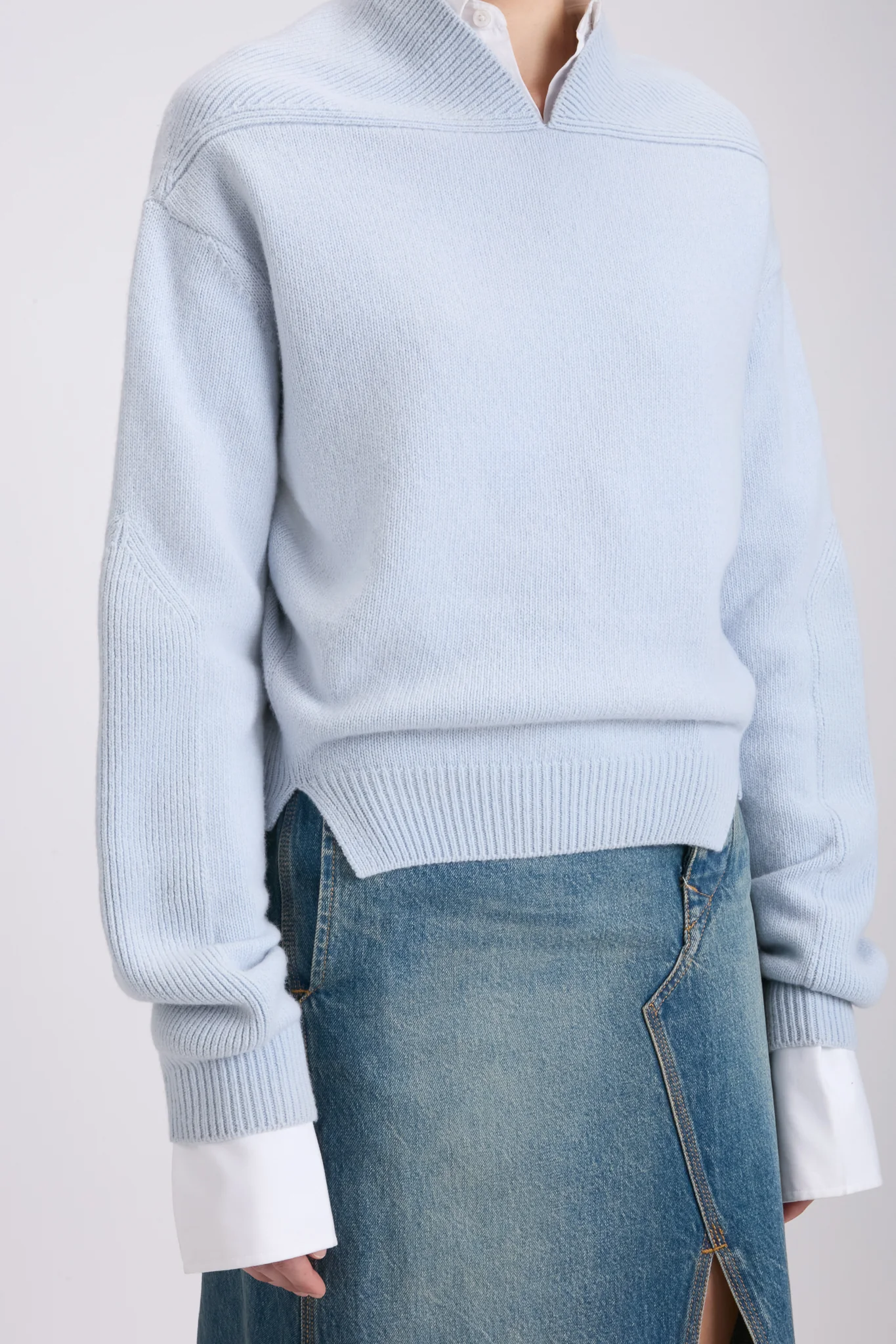 V-Neck Jumper In Delphinium Blue - XNAUWBI