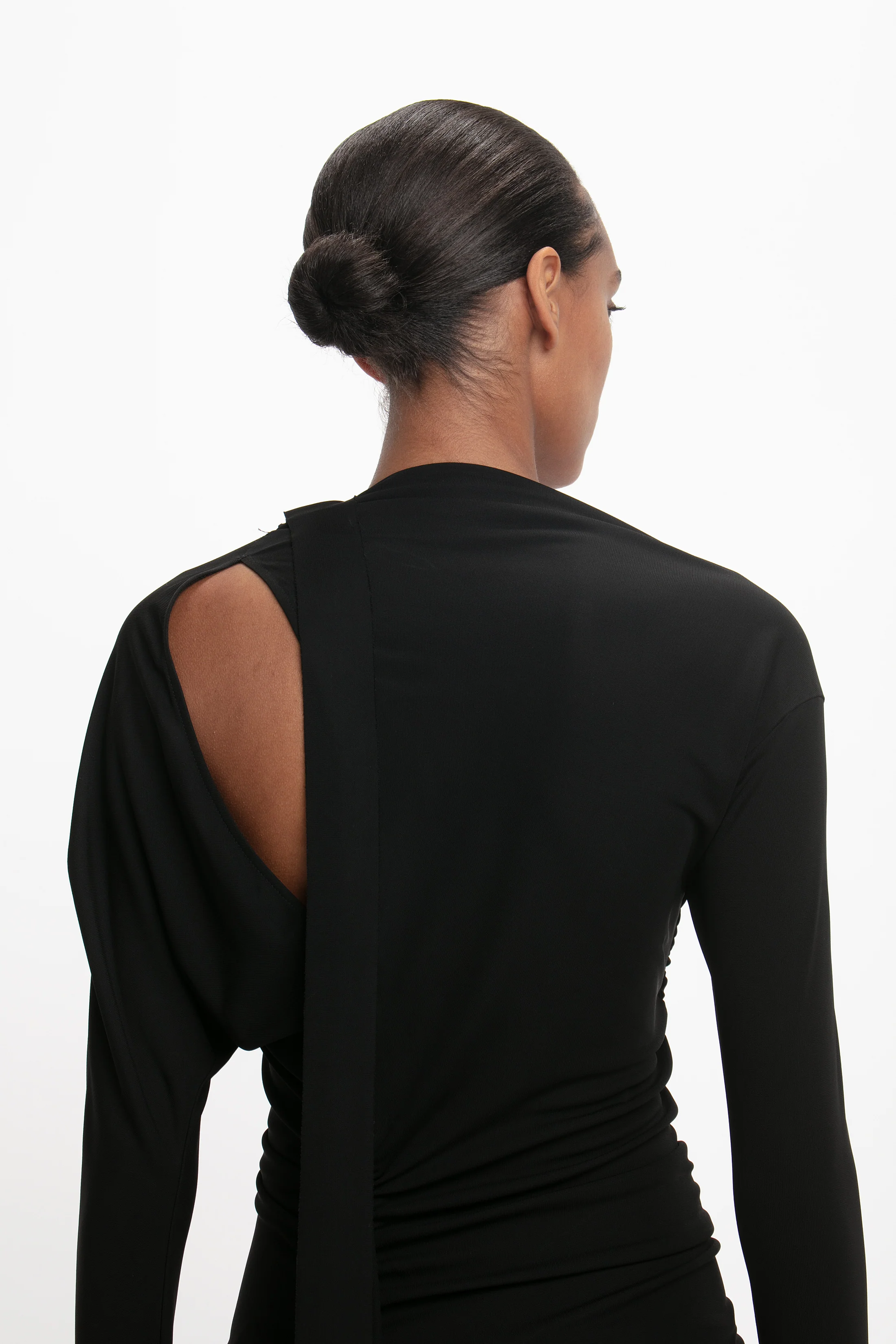 Slash-Neck Ruched Midi Dress In Black - XNAUWBI