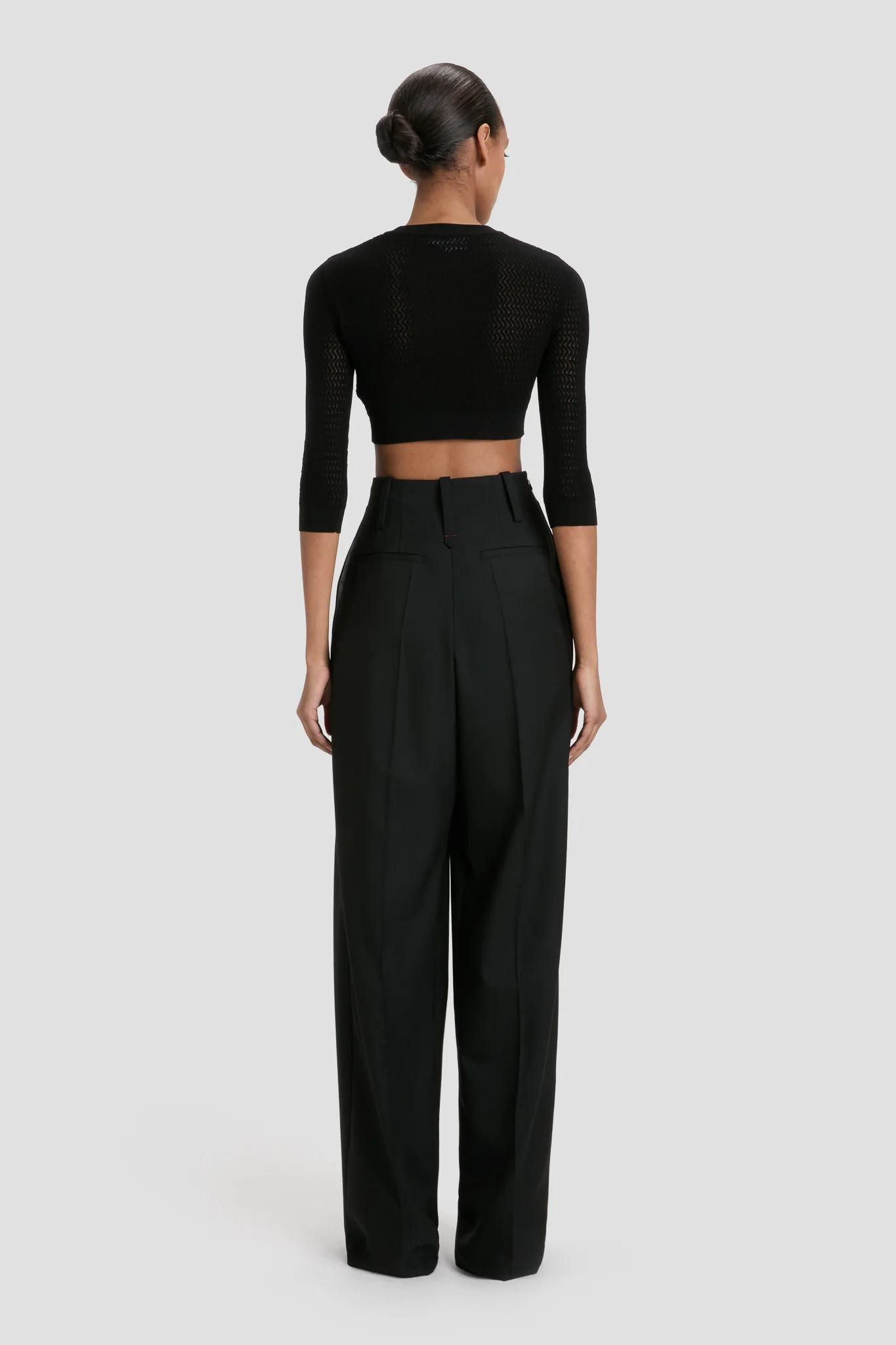 Cropped Cardigan In Black - XNAUWBI