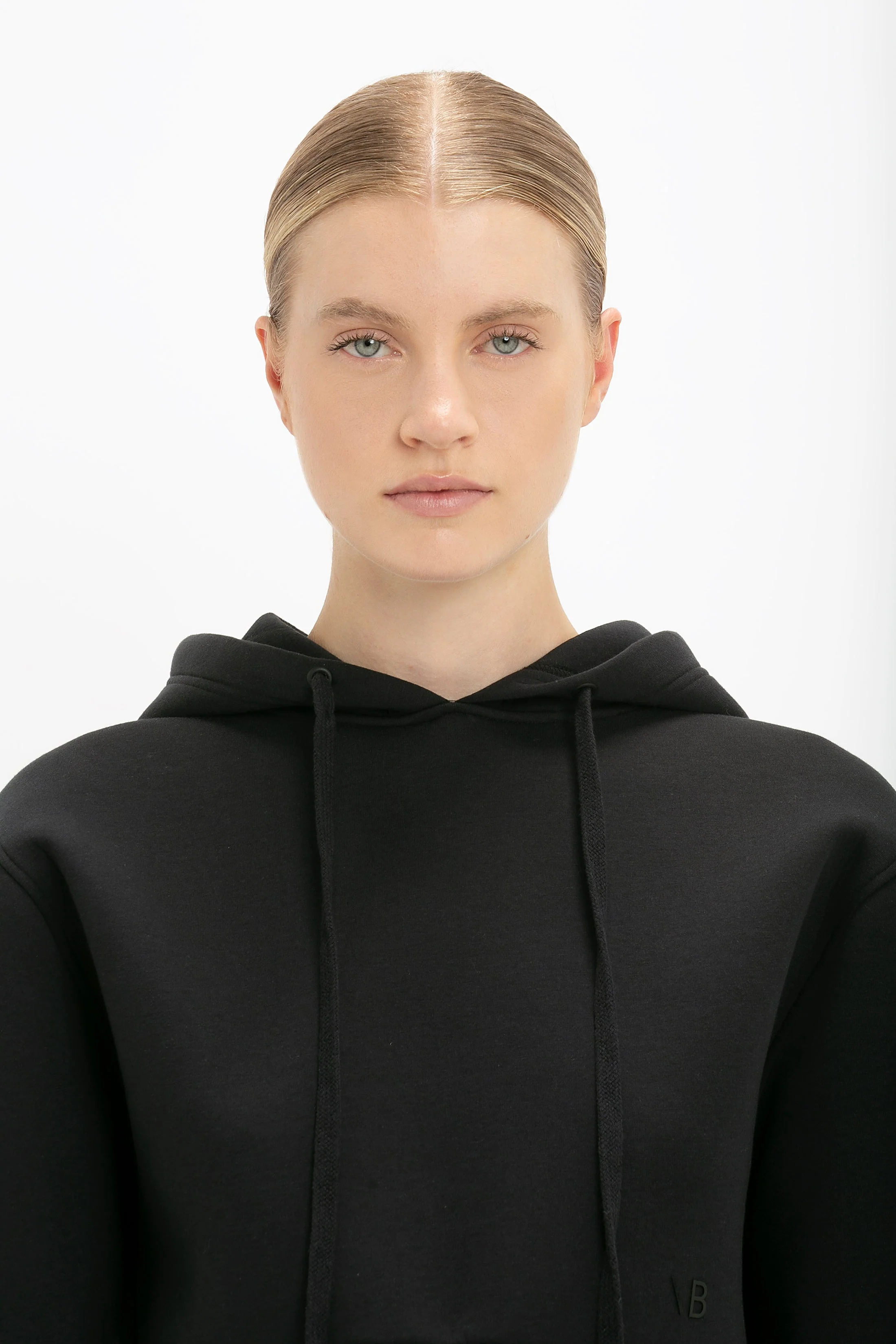 Cropped Neoprene Hoodie In Black - XNAUWBI