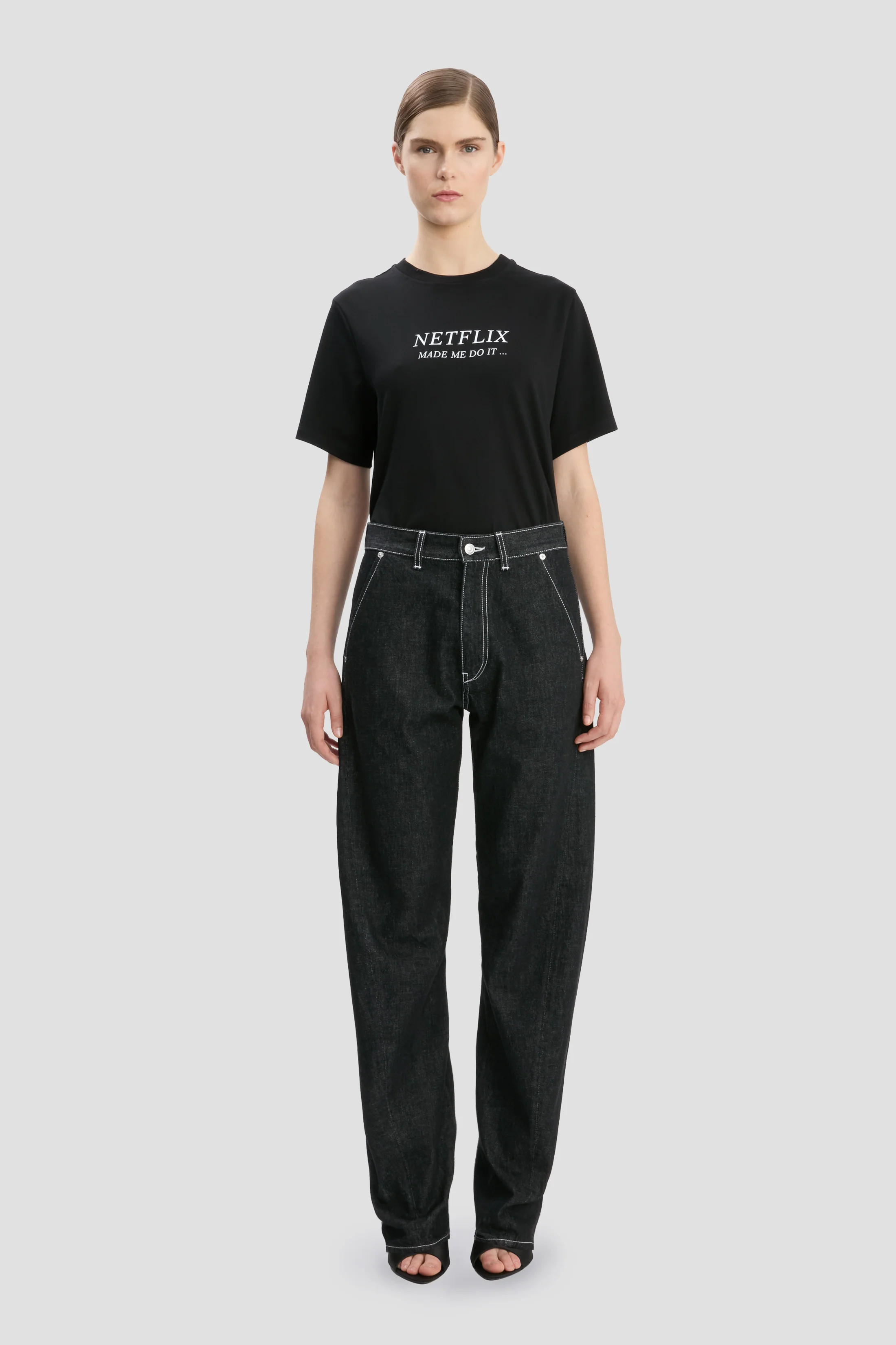 Slogan Tee In Black Netflix Made Me Do It - XNAUWBI