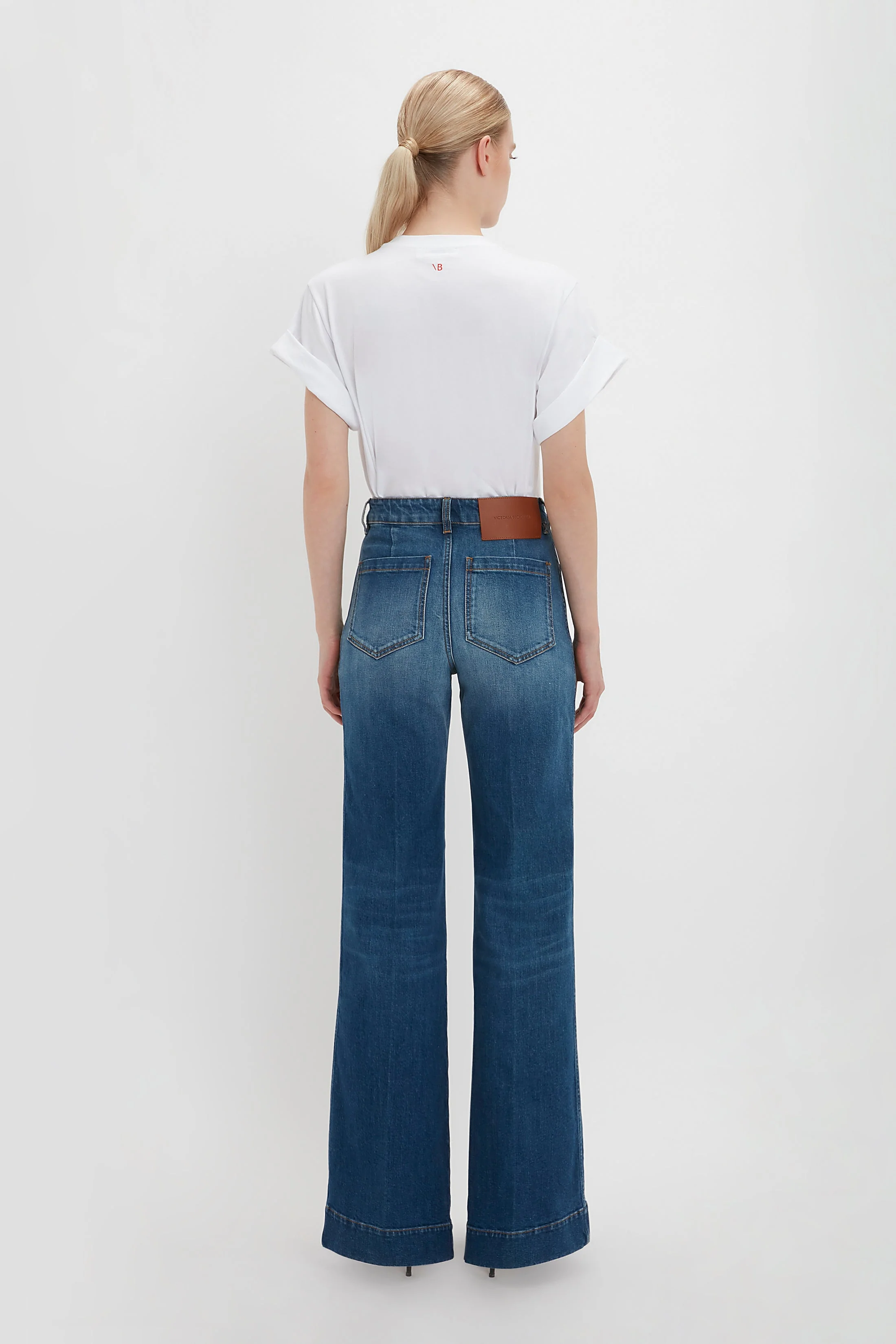 Tilly T-Shirt In White - XNAUWBI