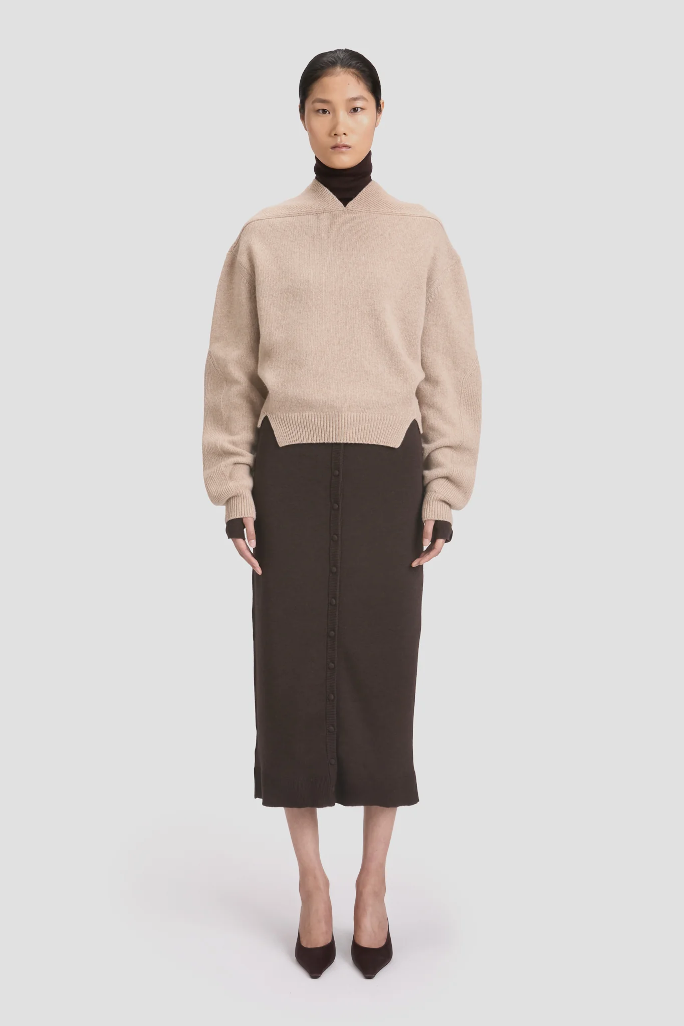 V-Neck Jumper In Sand - XNAUWBI