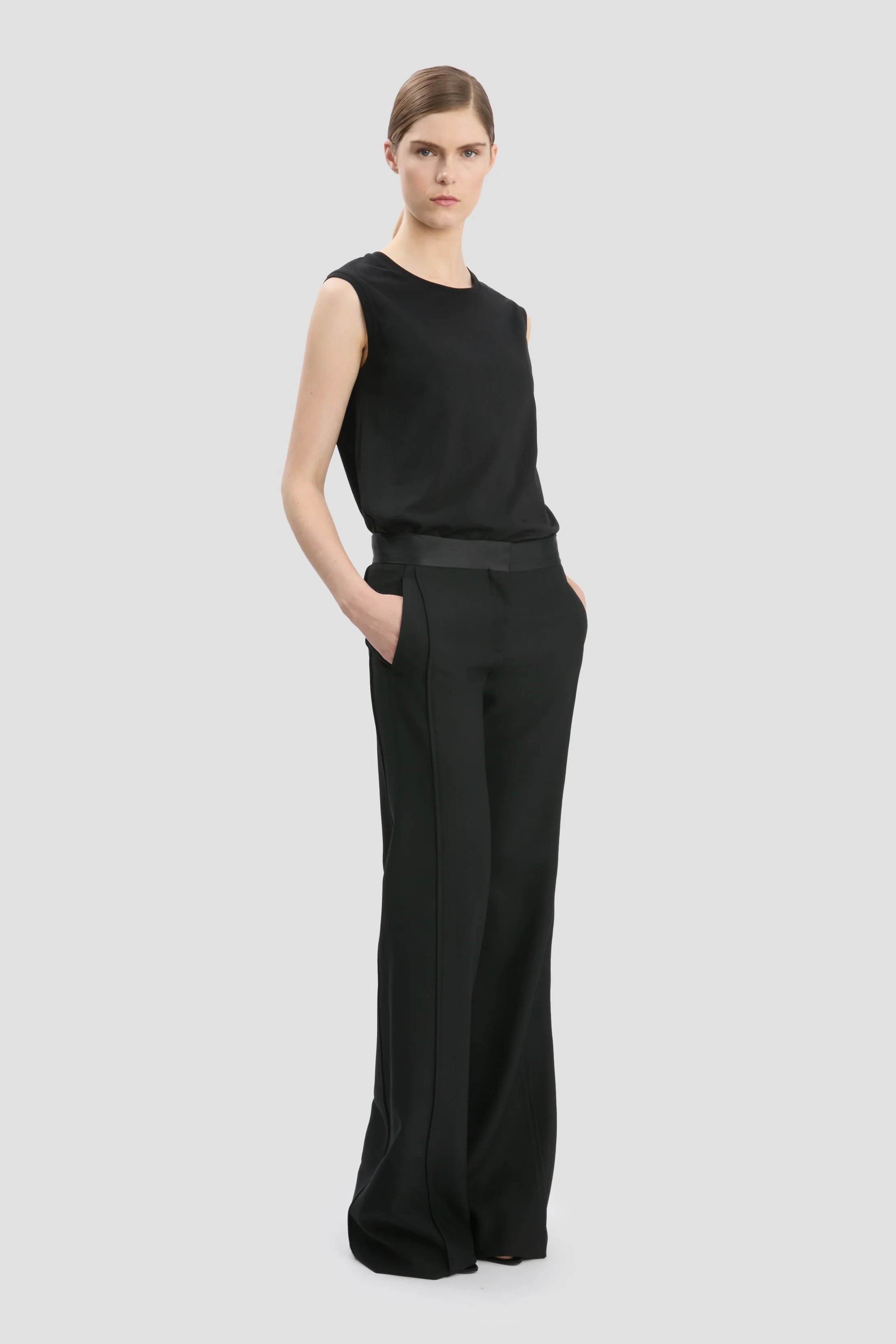 Sleeveless T-Shirt In Black - XNAUWBI