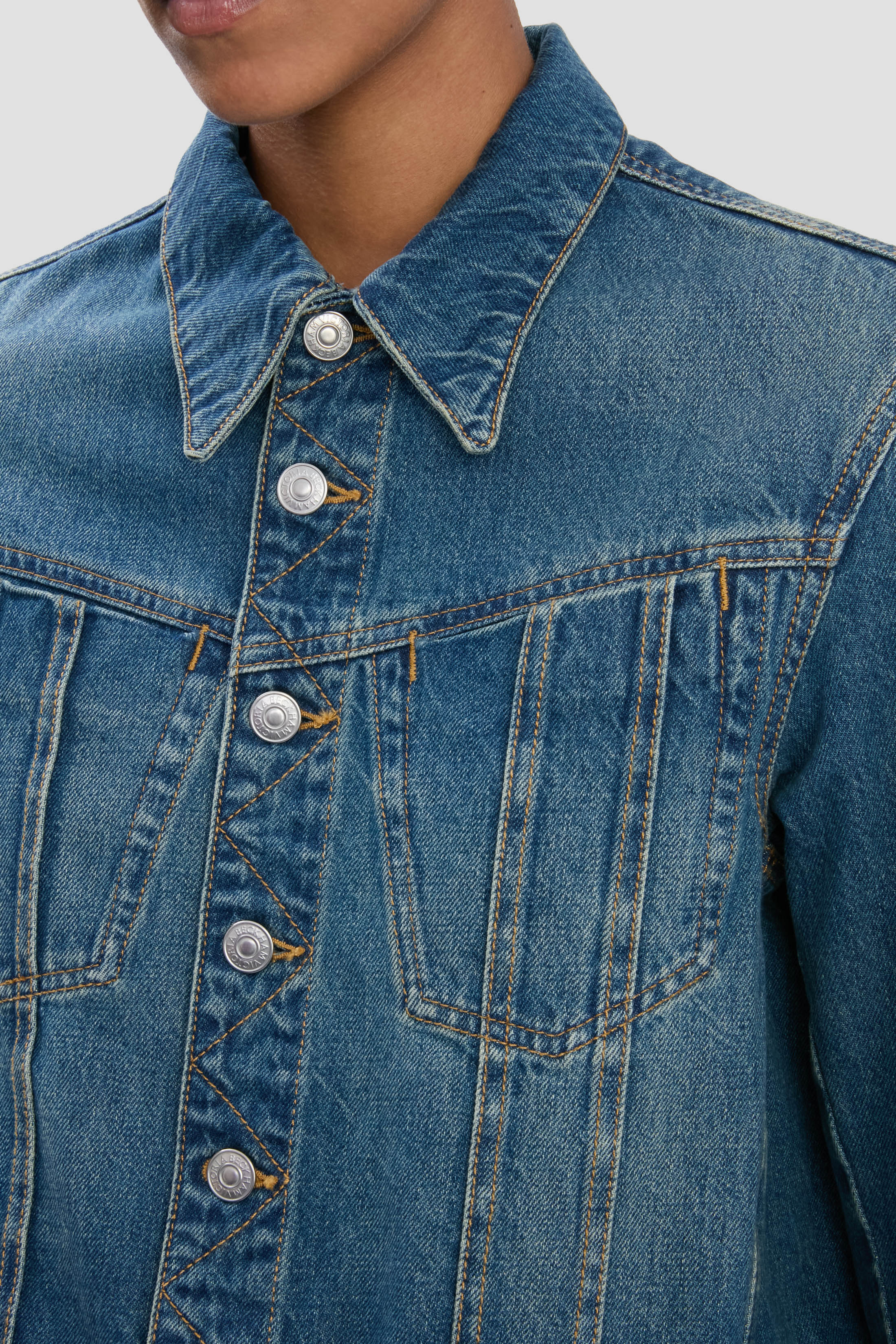 Denim Jacket In Mid Blue Wash - XNAUWBI