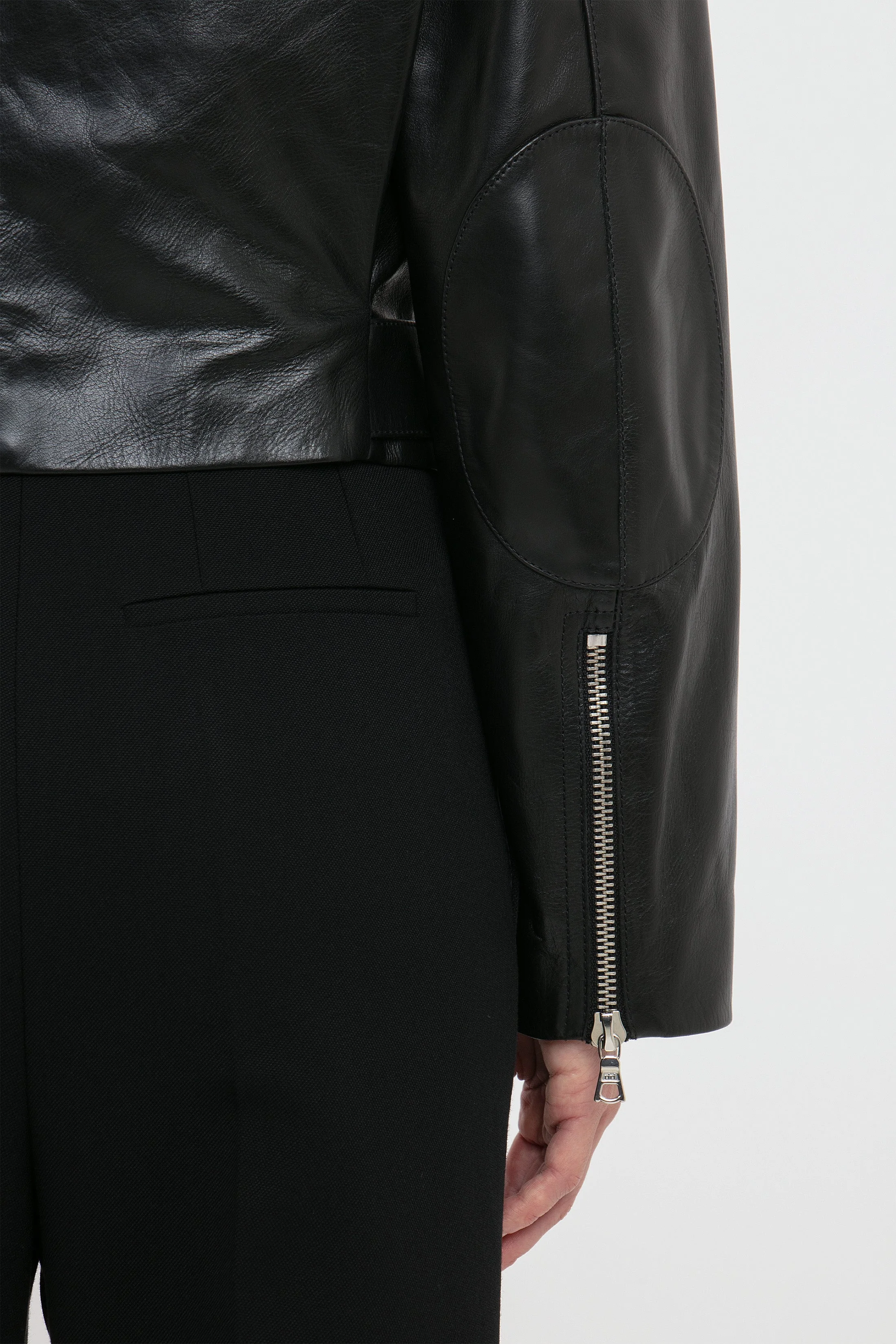 Cropped Belted Leather Biker Jacket In Black - XNAUWBI