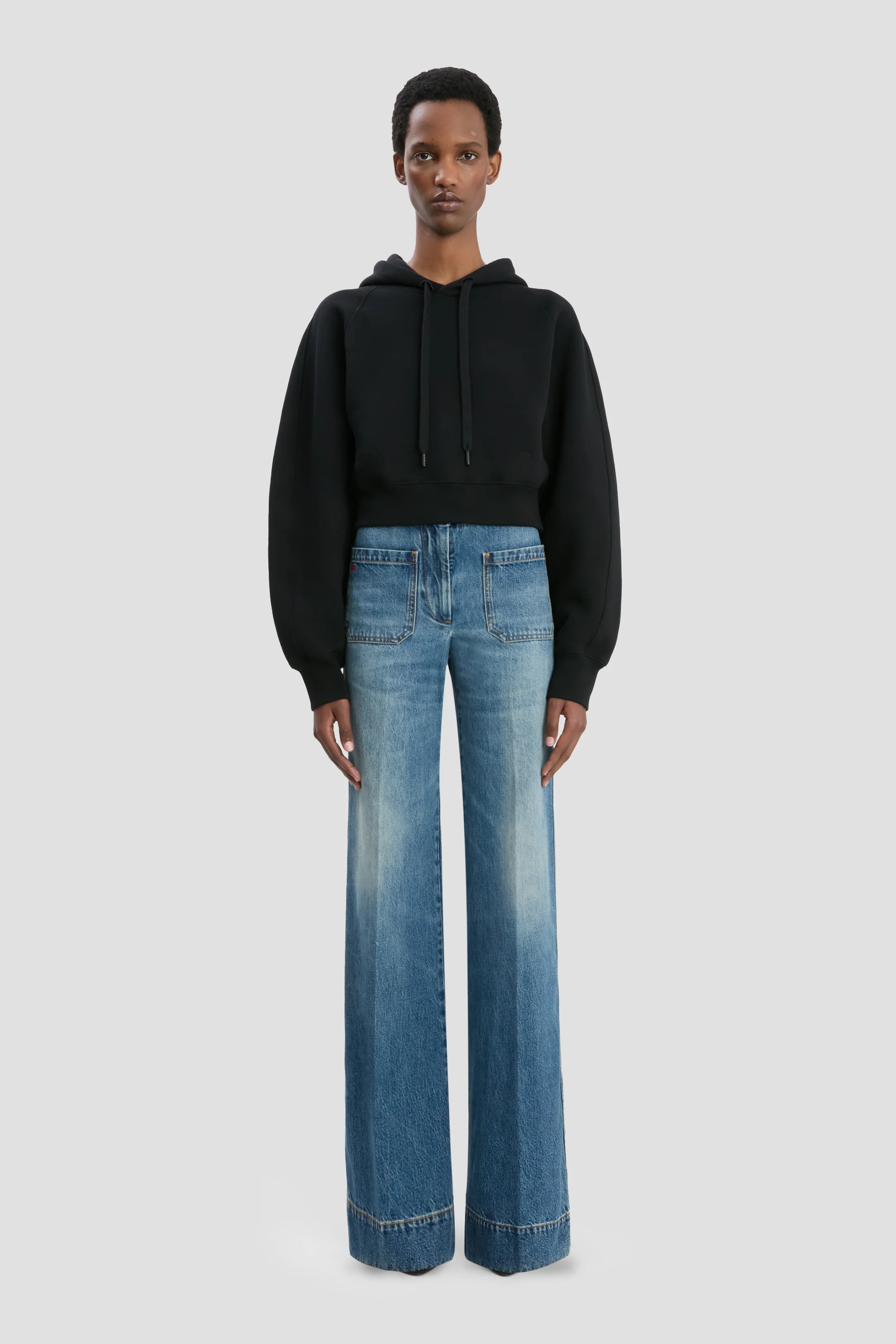 Cropped Raglan Hoodie In Black - XNAUWBI