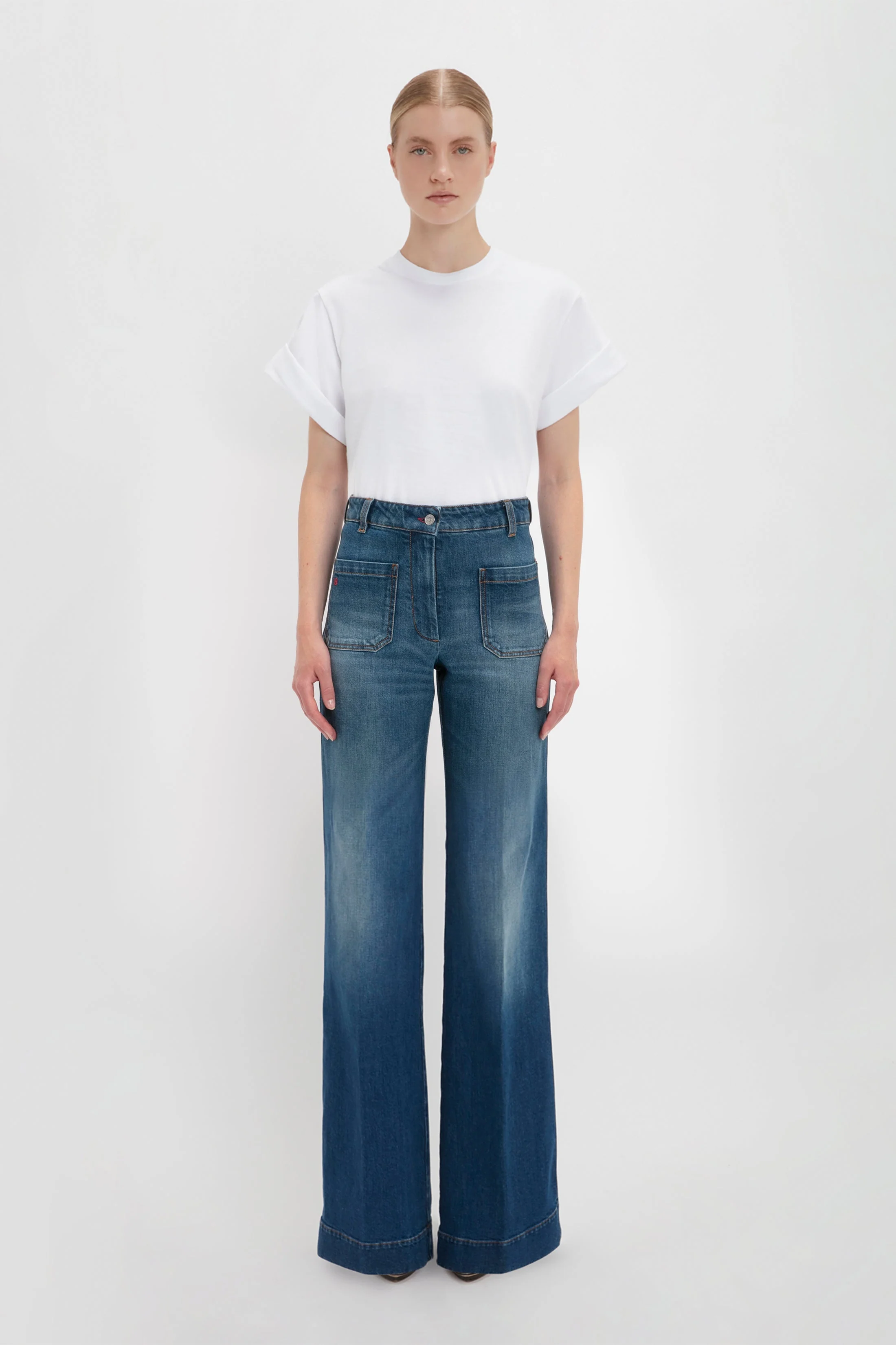 Tilly T-Shirt In White - XNAUWBI