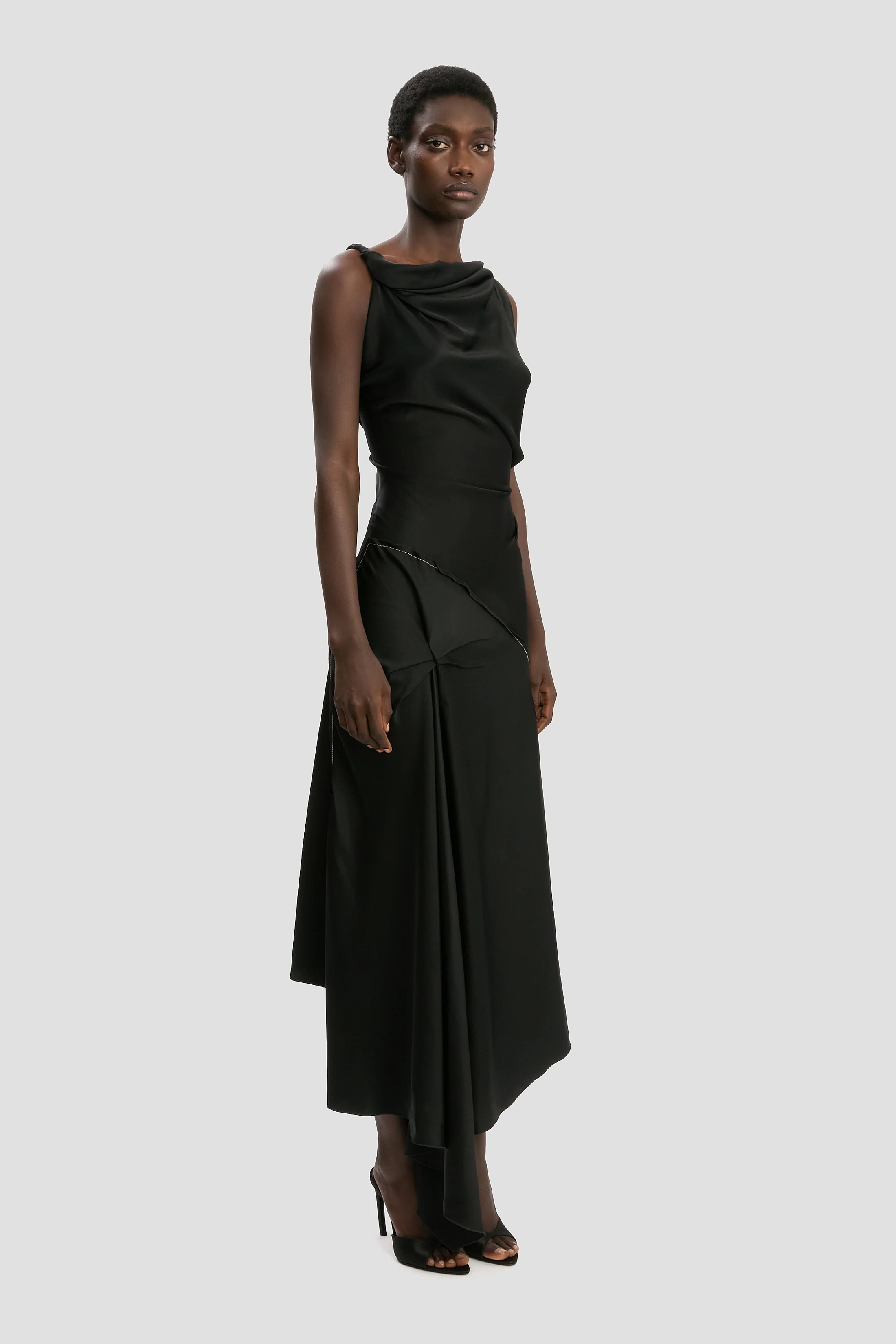 Posy Midi Dress In Black - XNAUWBI