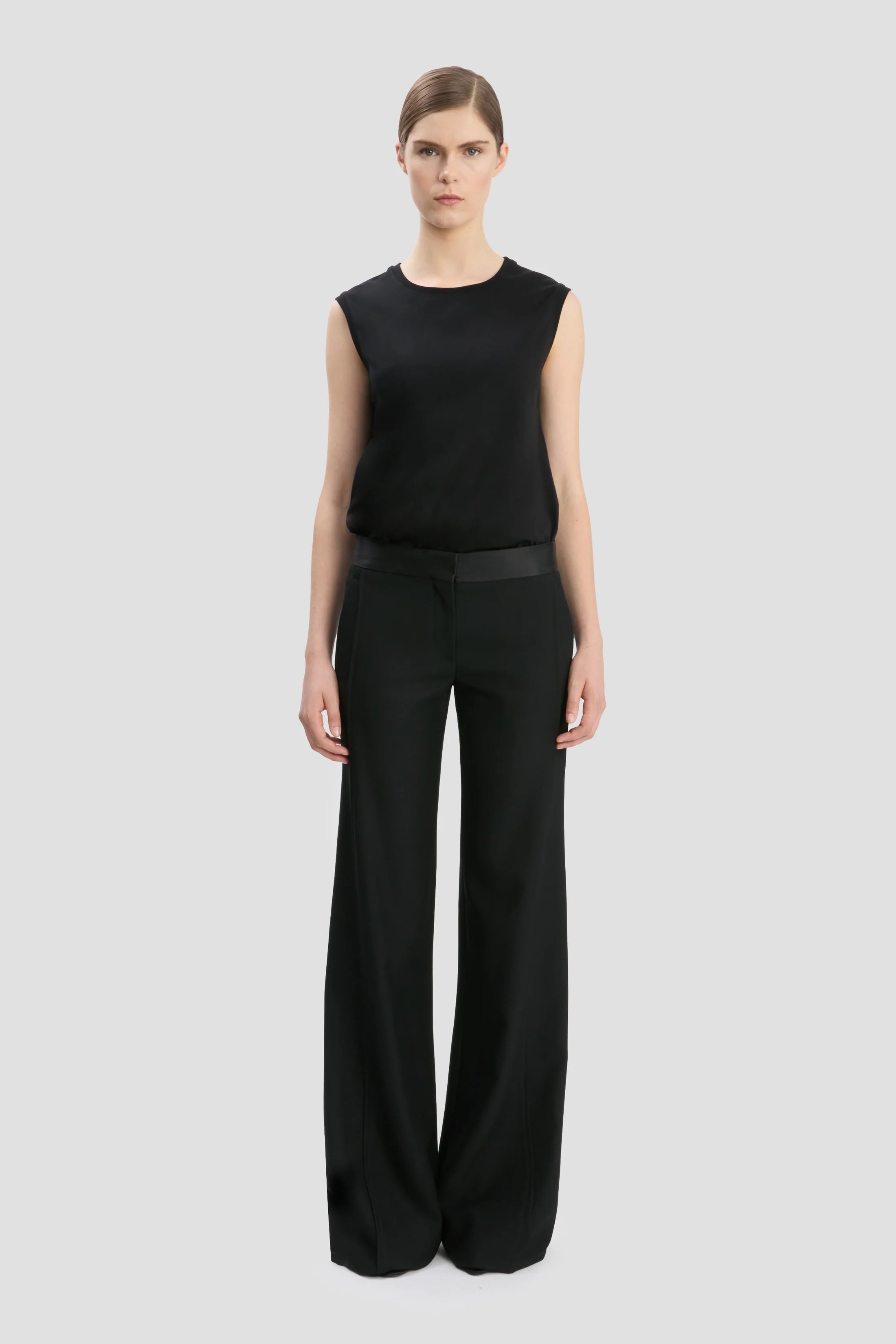 Sleeveless T-Shirt In Black - XNAUWBI