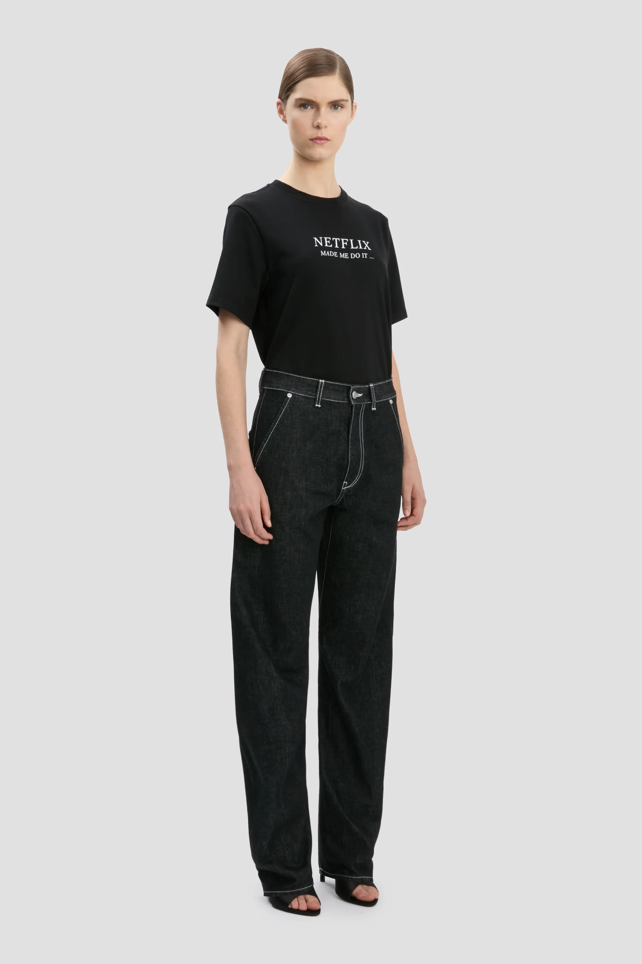 Slogan Tee In Black Netflix Made Me Do It - XNAUWBI