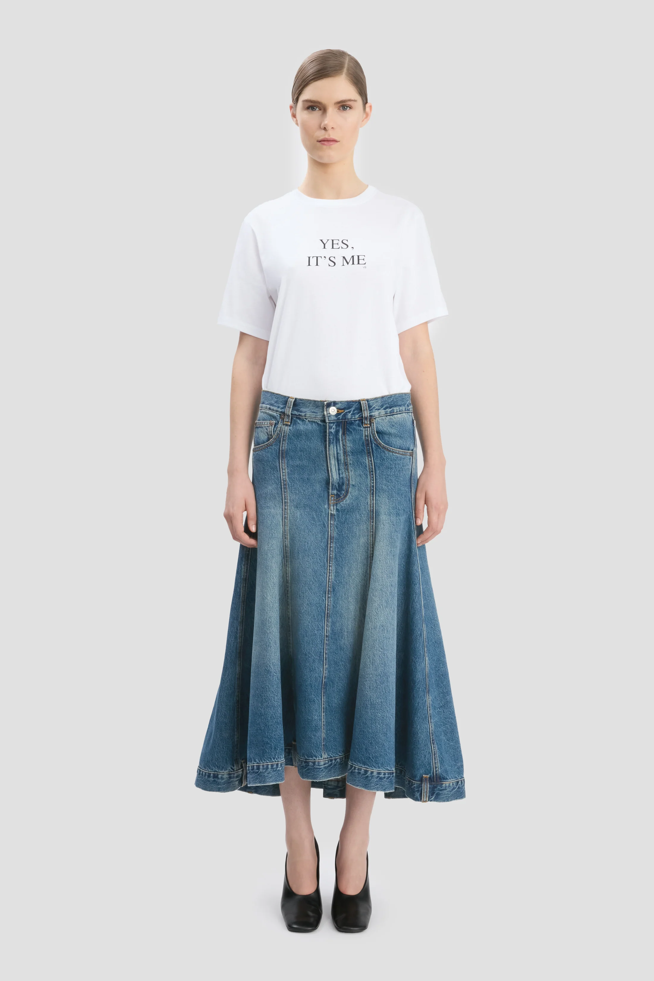 Slogan Tee In White Yes, It's Me - XNAUWBI