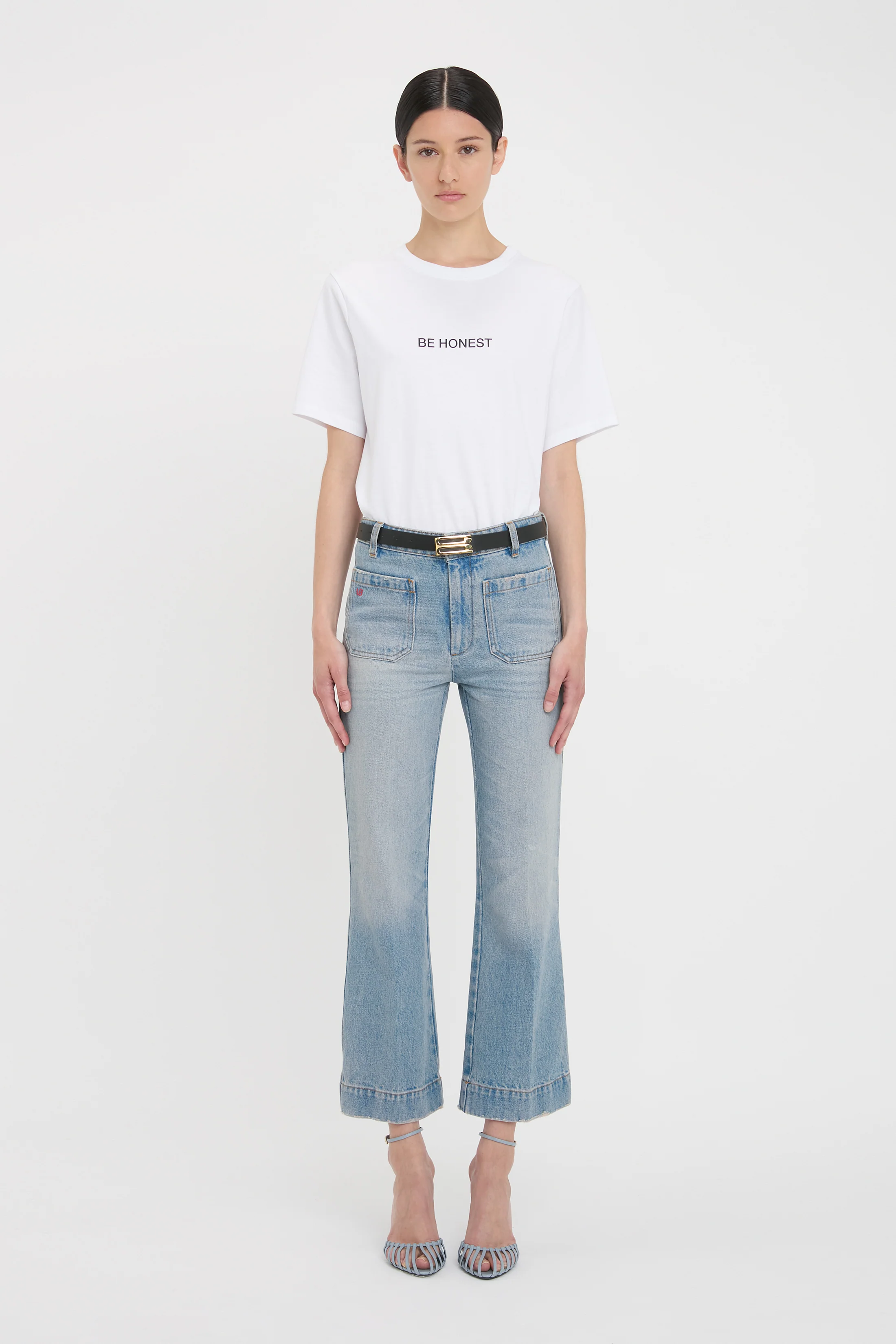 Slogan Tee In White Be Honest - XNAUWBI