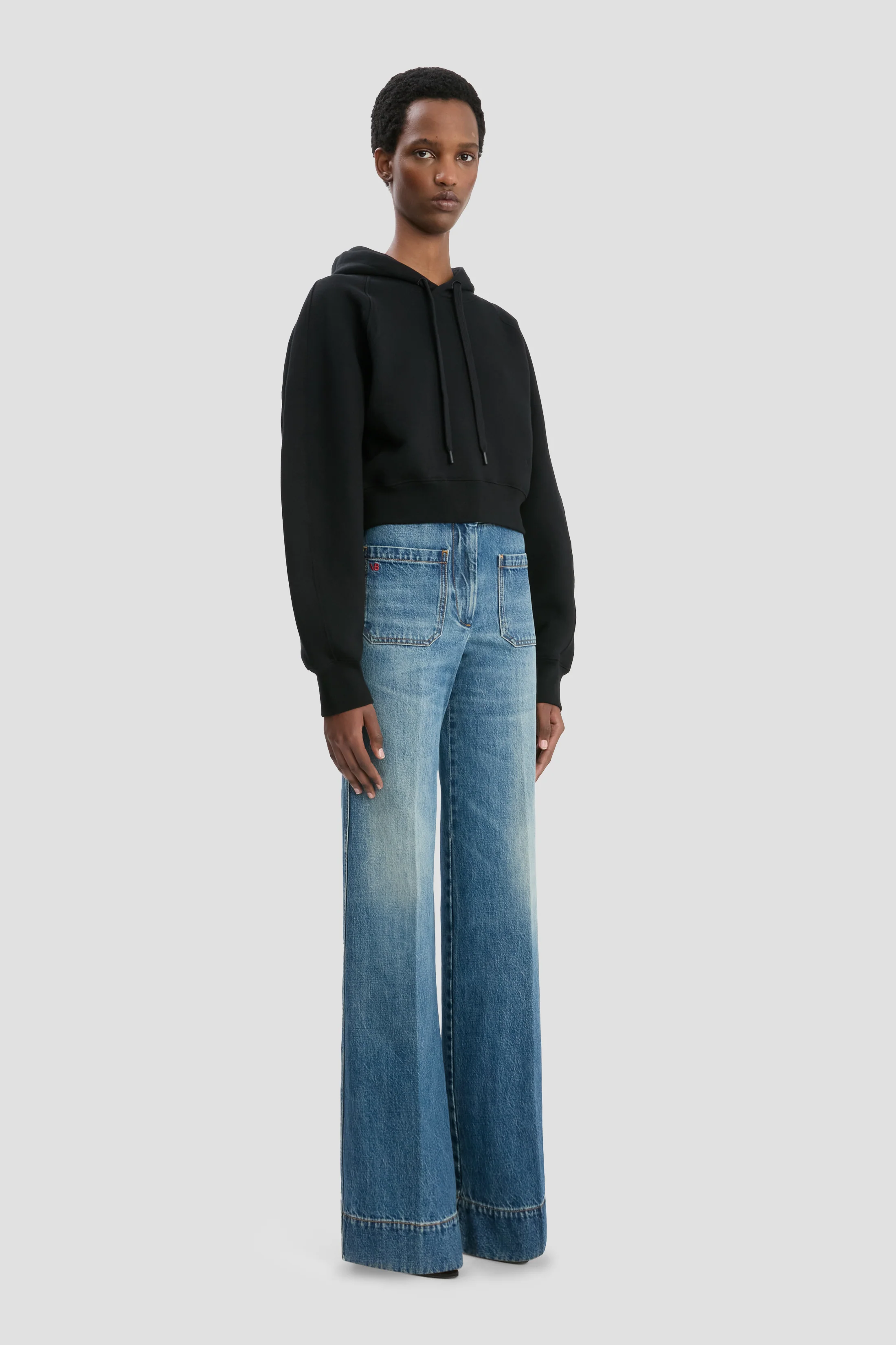 Cropped Raglan Hoodie In Black - XNAUWBI