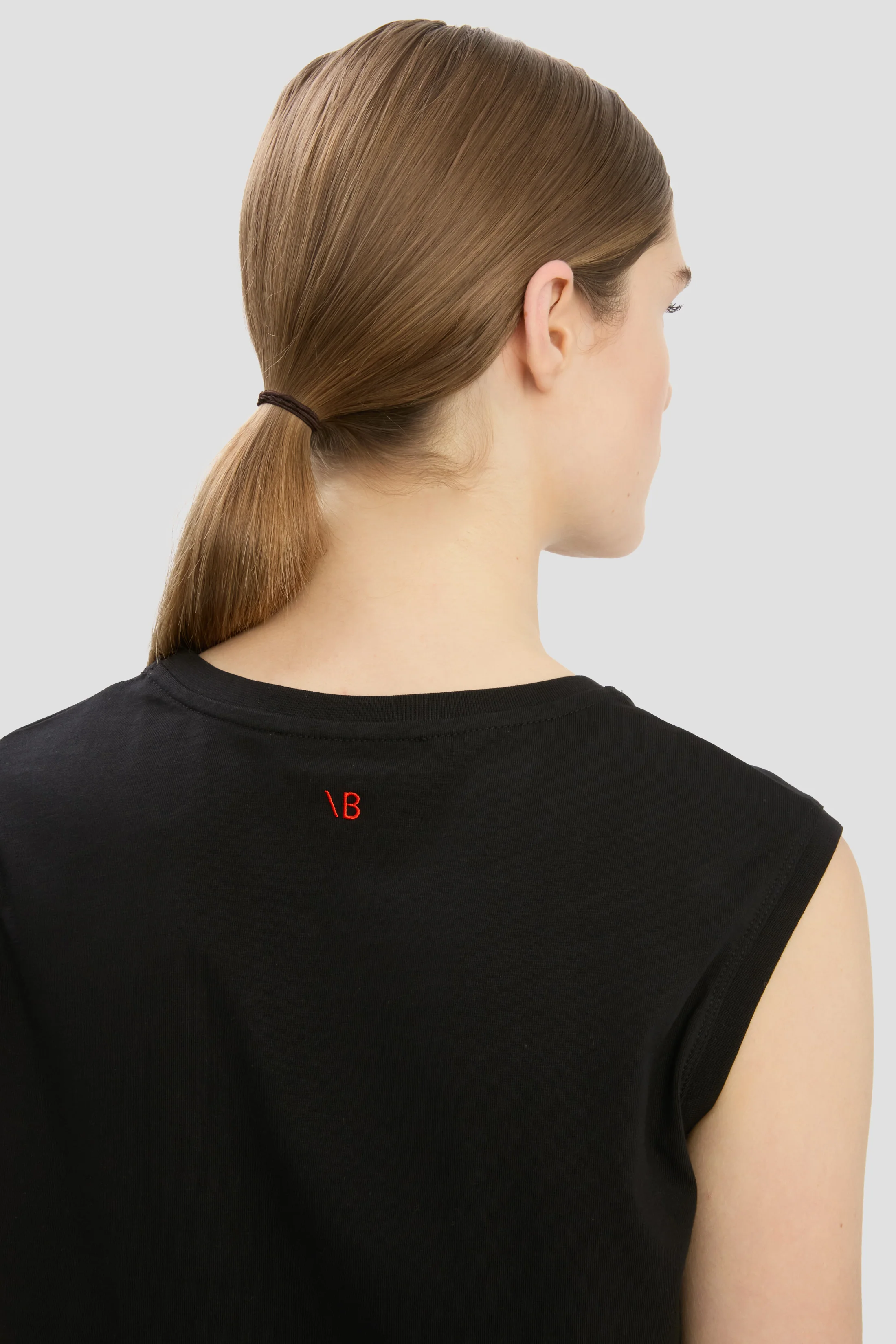 Sleeveless T-Shirt In Black - XNAUWBI