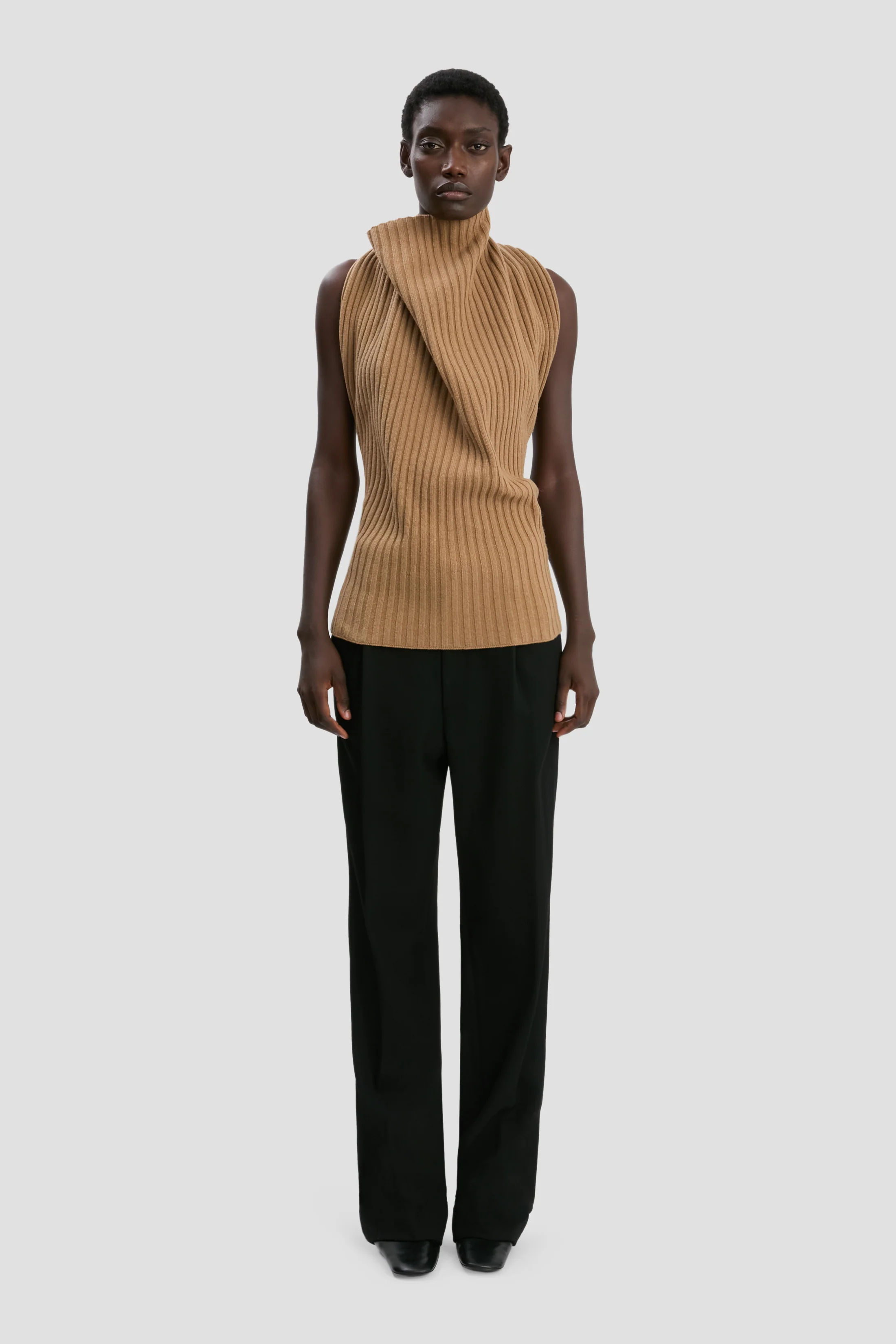Draped Rib Top In Dark Camel - XNAUWBI