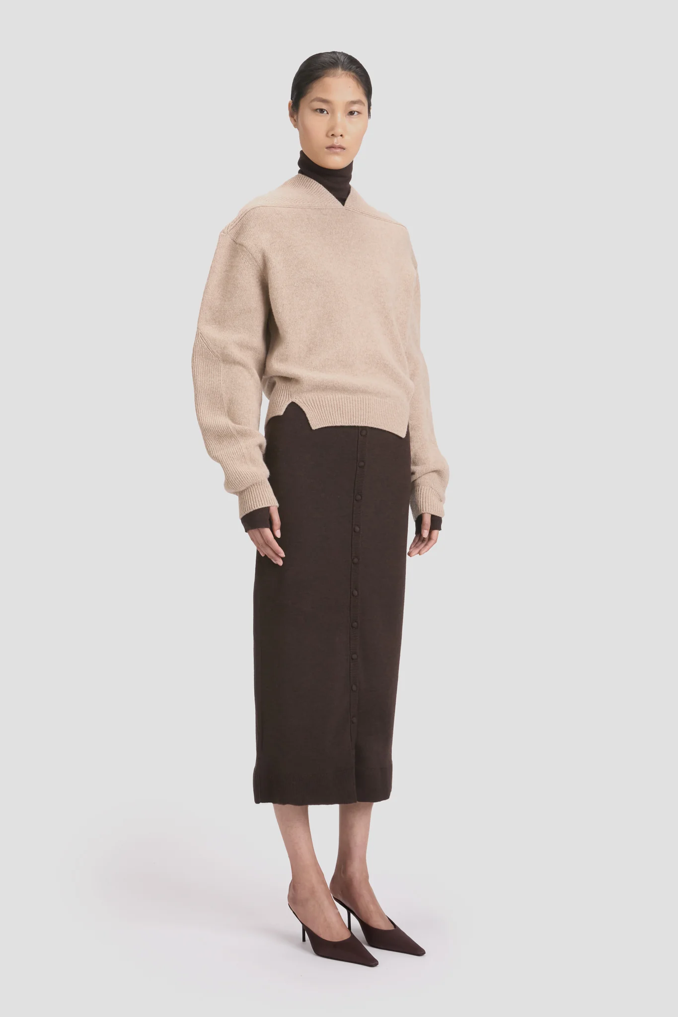 V-Neck Jumper In Sand - XNAUWBI
