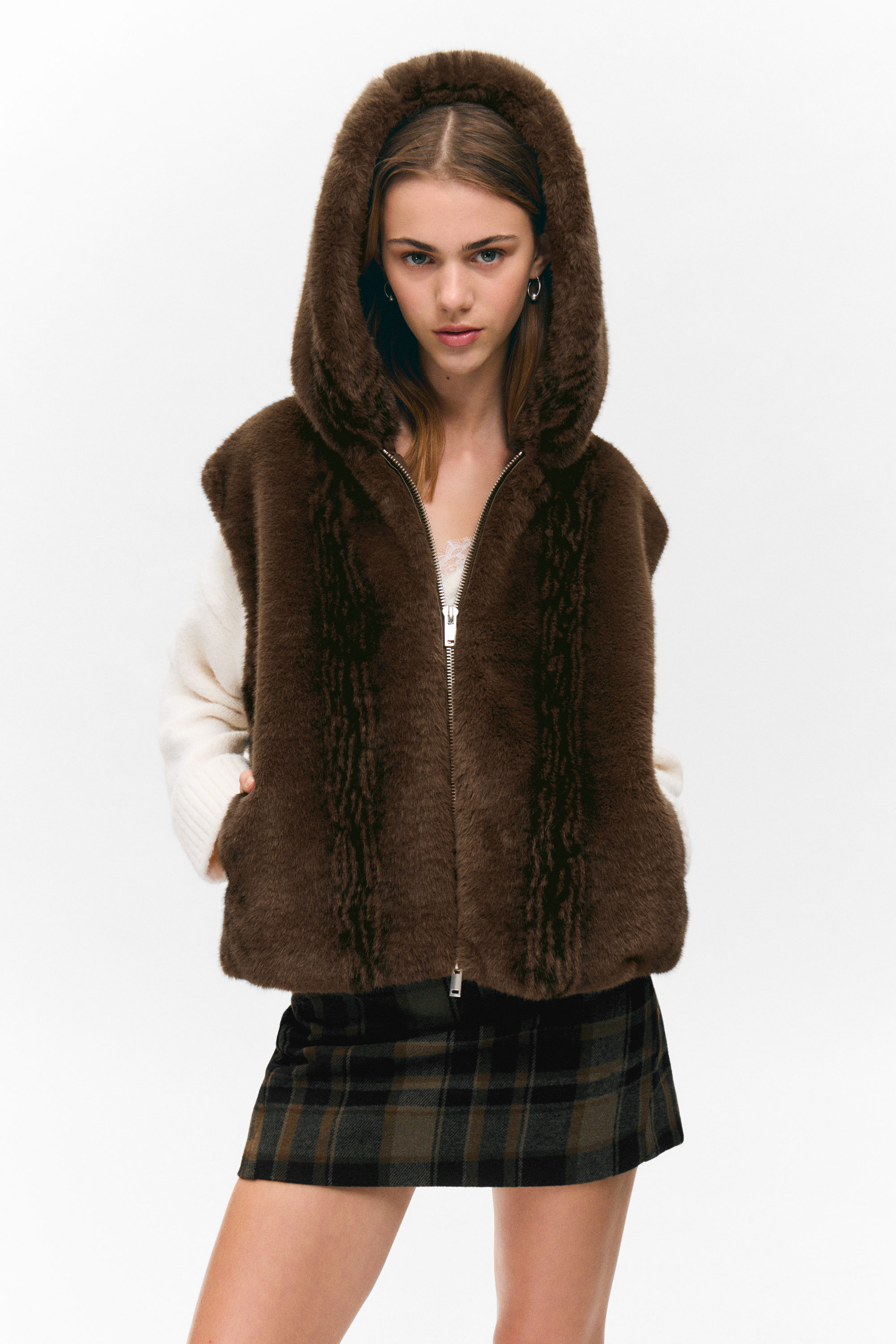 FAUX FUR HOODED ZIP VEST - XNAUWBI